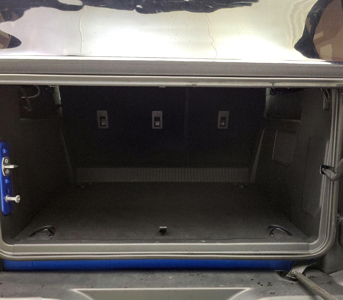 Trunk/Cargo (Seats Up)