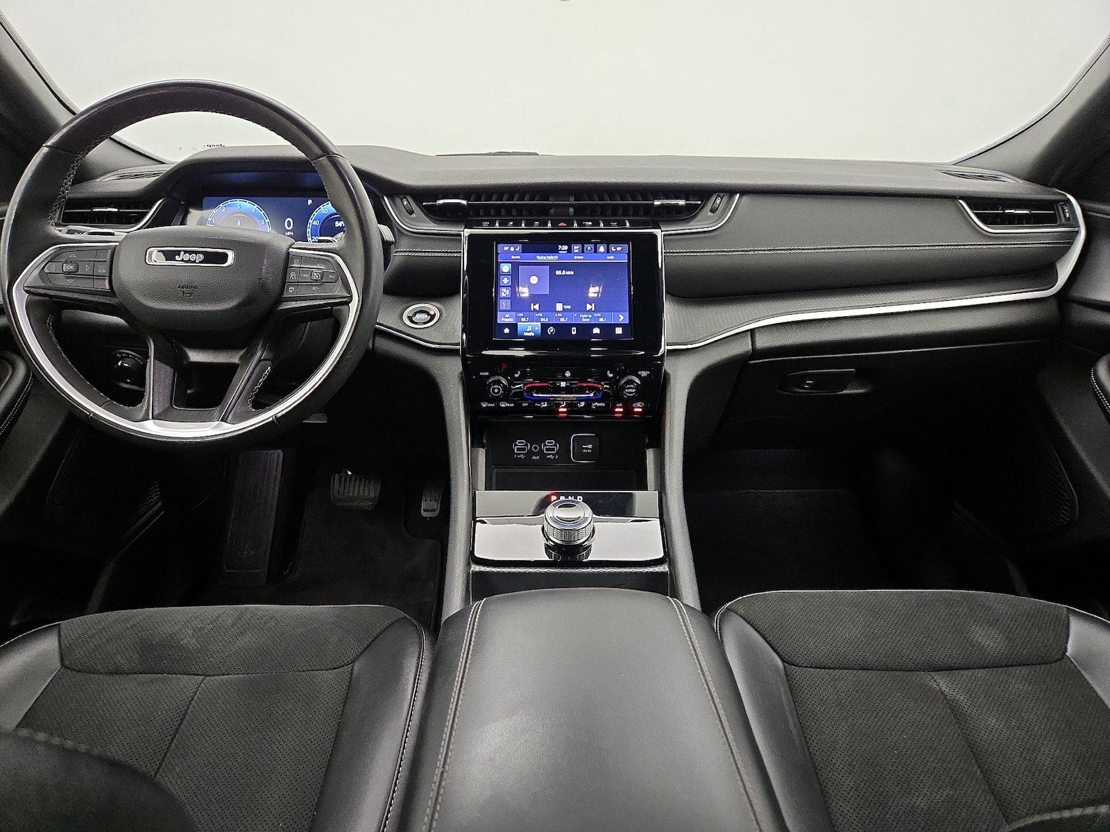 Apple CarPlay® & Android Auto™