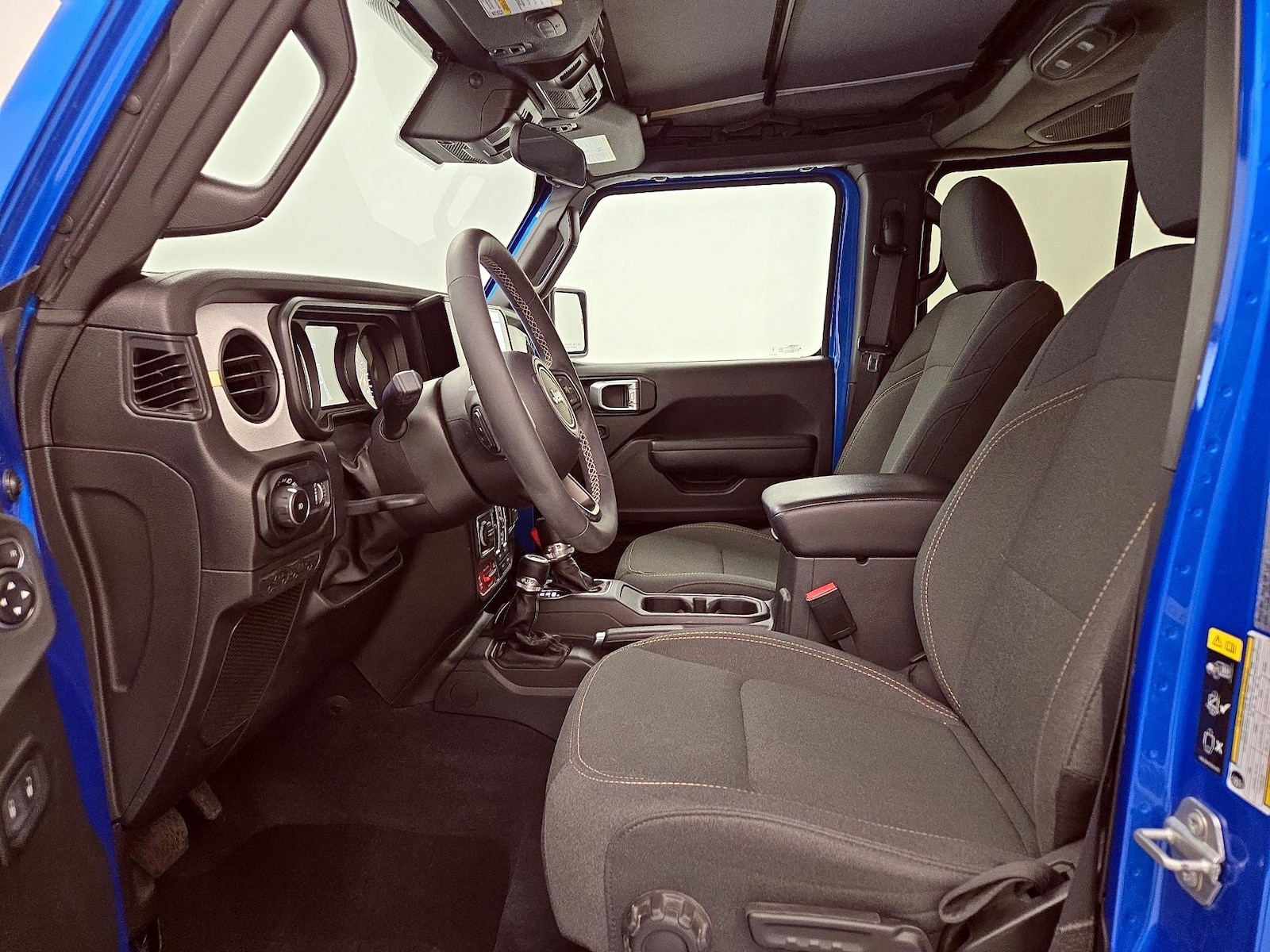2025 Jeep Wrangler 4-Door Willys - Photo 12