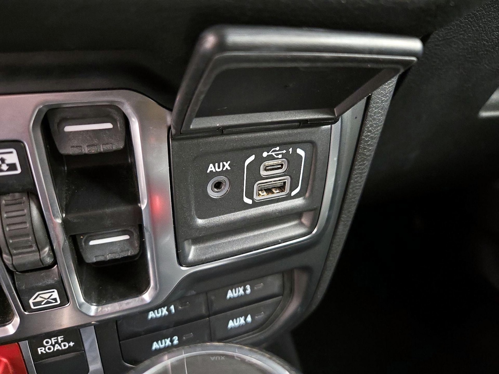 2025 Jeep Wrangler 4-Door Willys - Photo 19