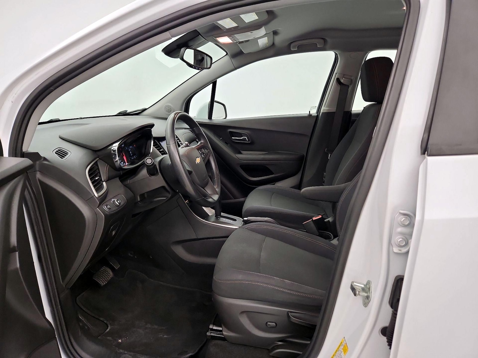 2020 Chevrolet Trax LS - Photo 10