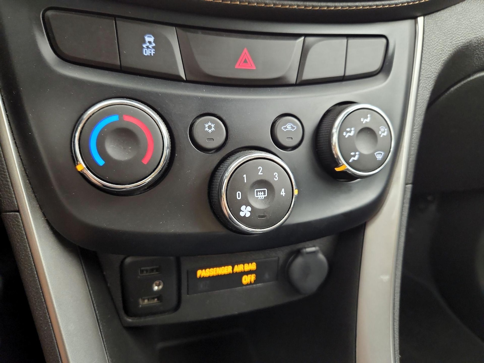 2020 Chevrolet Trax LS - Photo 15