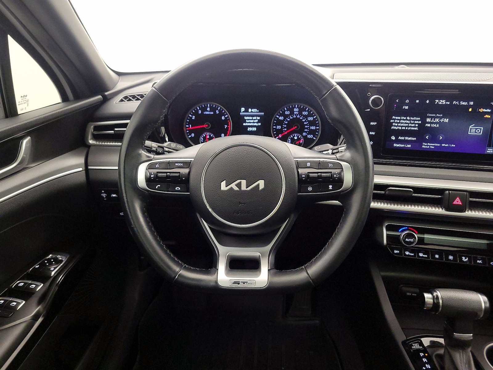 2024 Kia K5 GT-Line - Photo 11