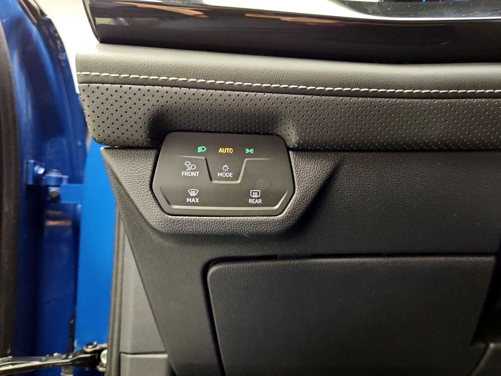 2025 Volkswagen Atlas Cross Sport SE - Photo 12