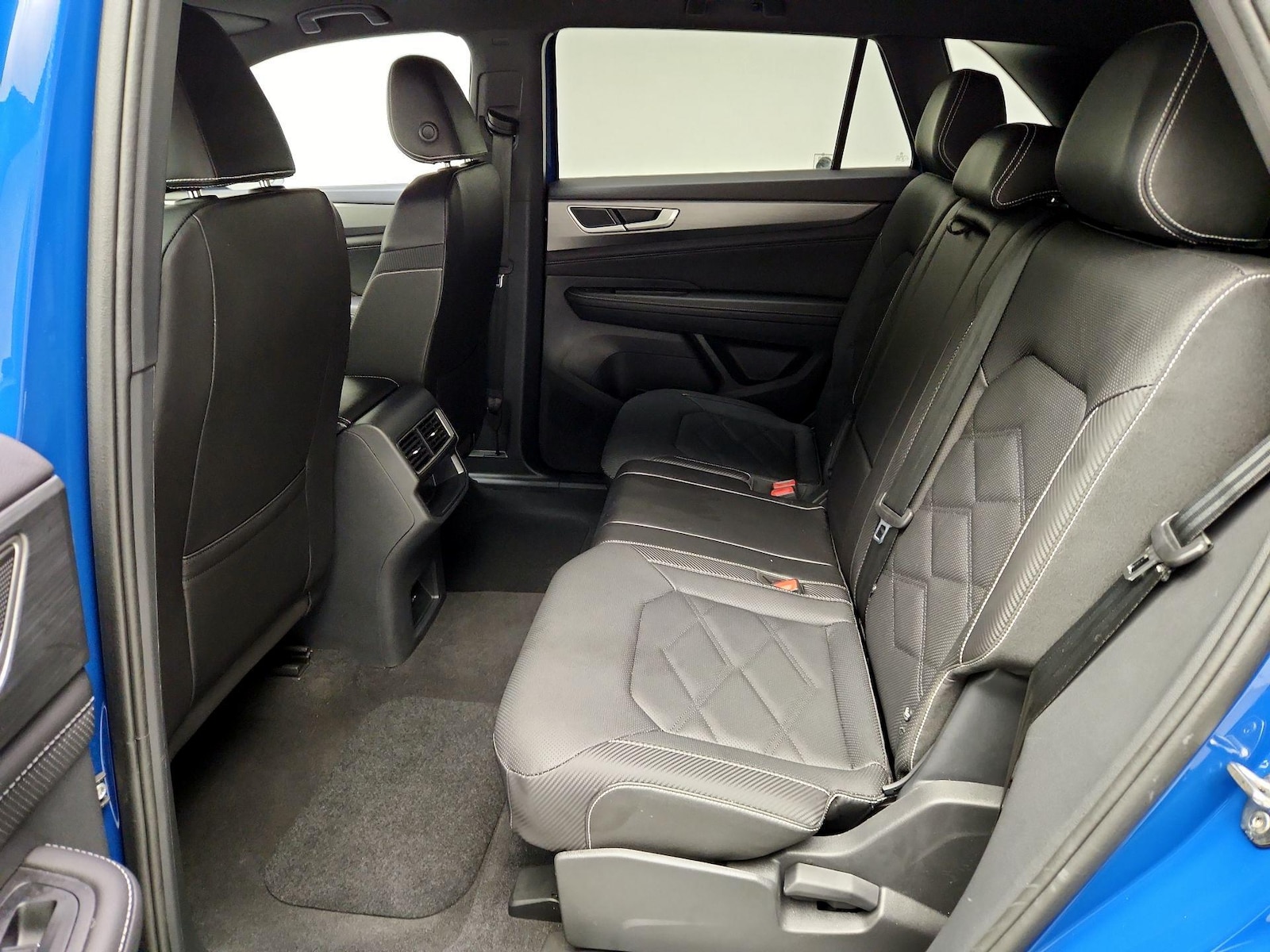 2025 Volkswagen Atlas Cross Sport SE - Photo 18