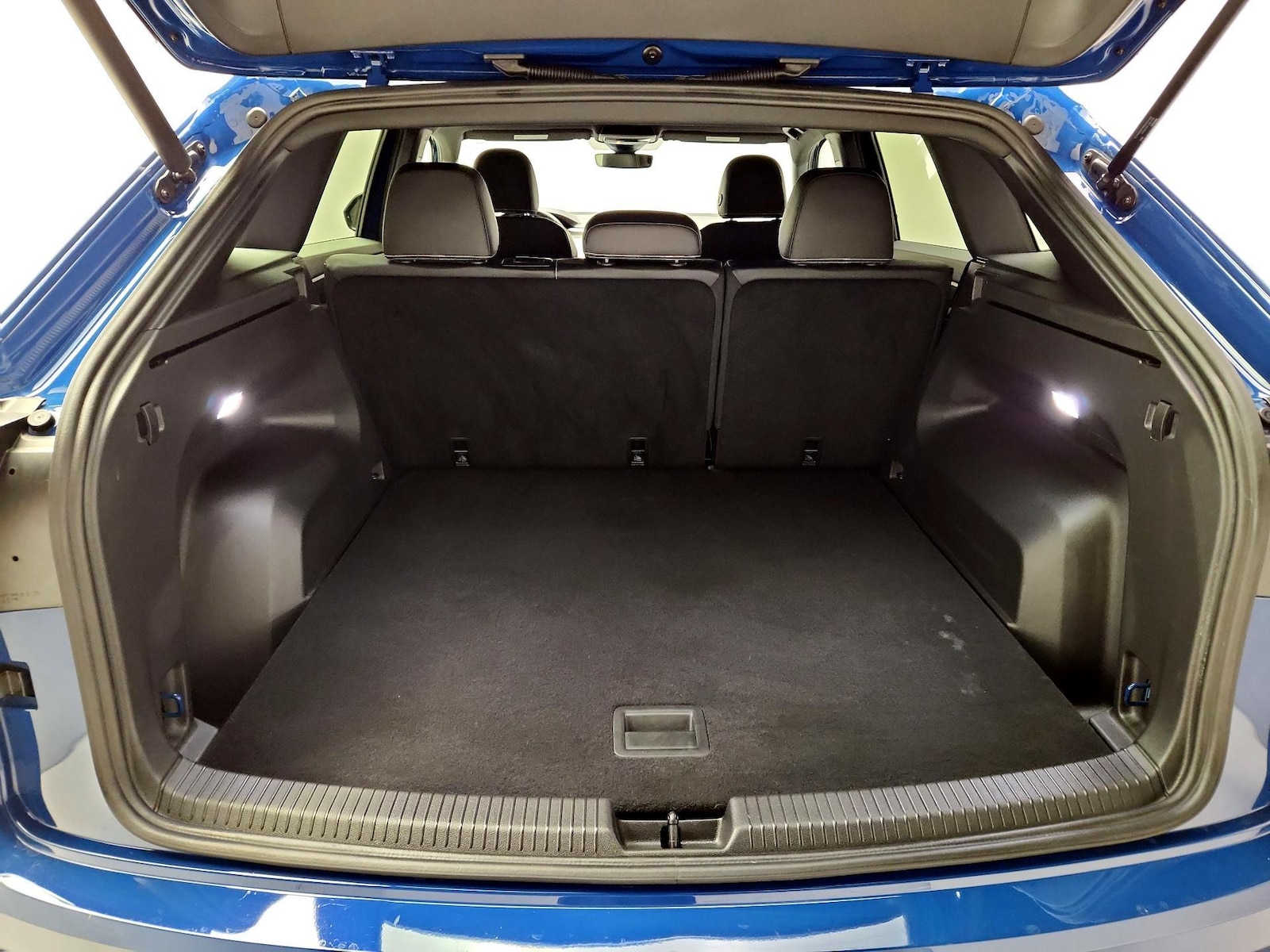 2025 Volkswagen Atlas Cross Sport SE - Photo 19