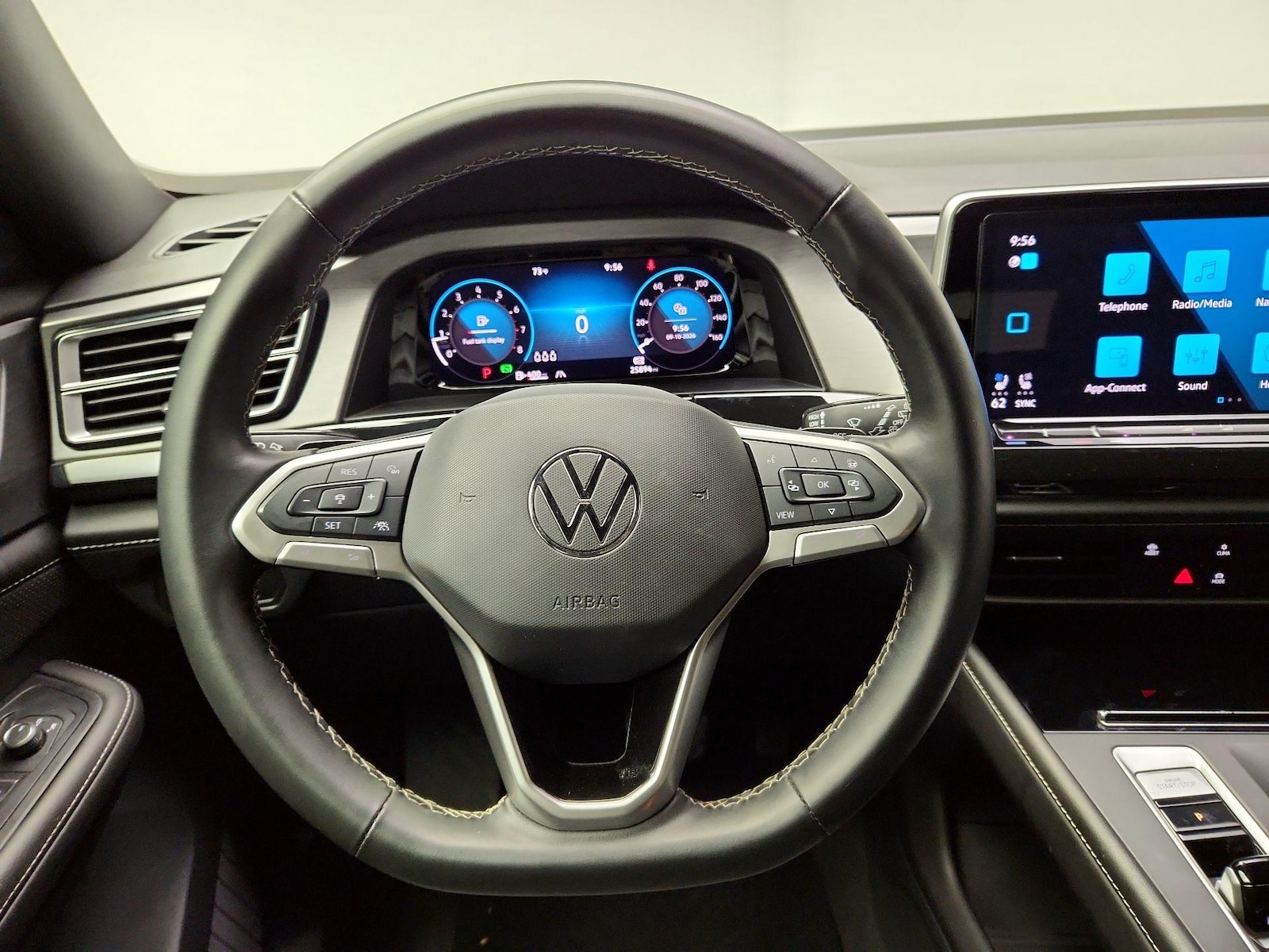 2025 Volkswagen Atlas Cross Sport SE - Photo 9
