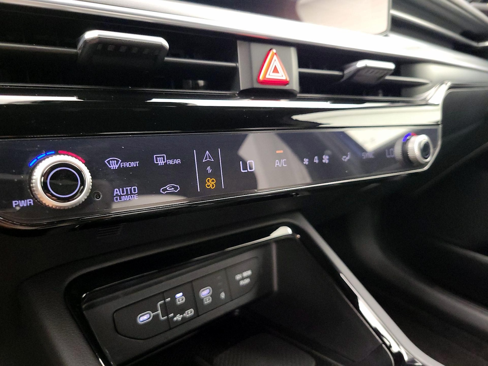 2026 Kia K5 GT-Line - Photo 9