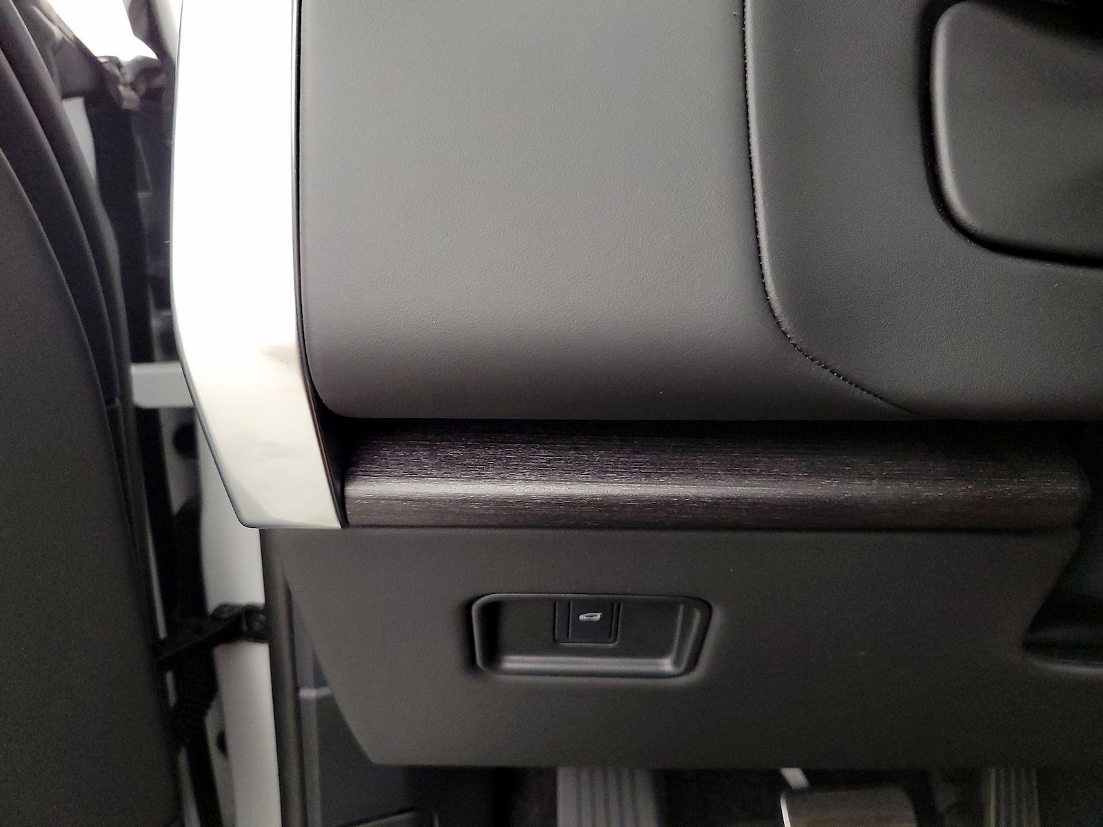 2025 Land Rover Range Rover SE - Photo 14