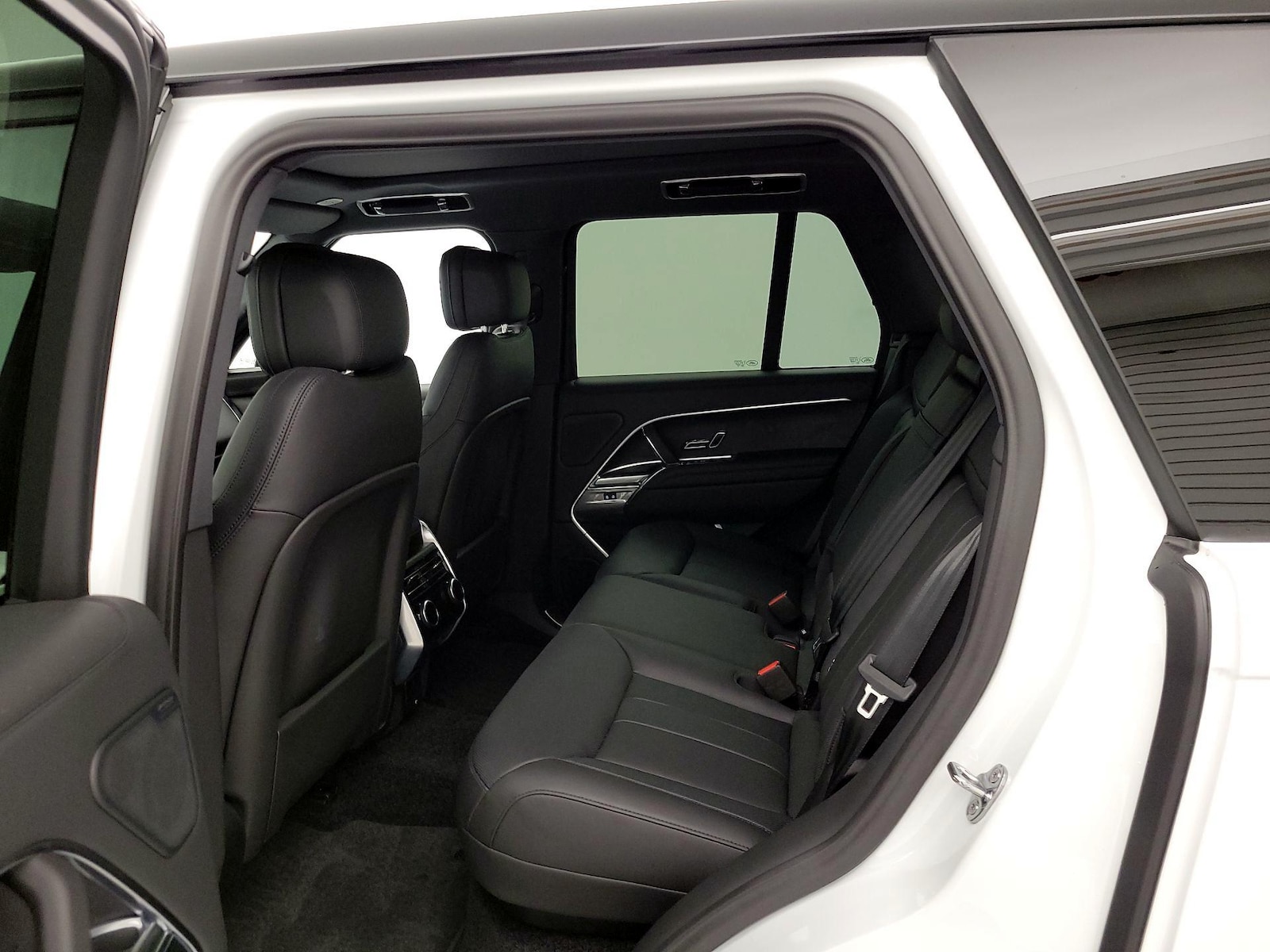 2025 Land Rover Range Rover SE - Photo 21