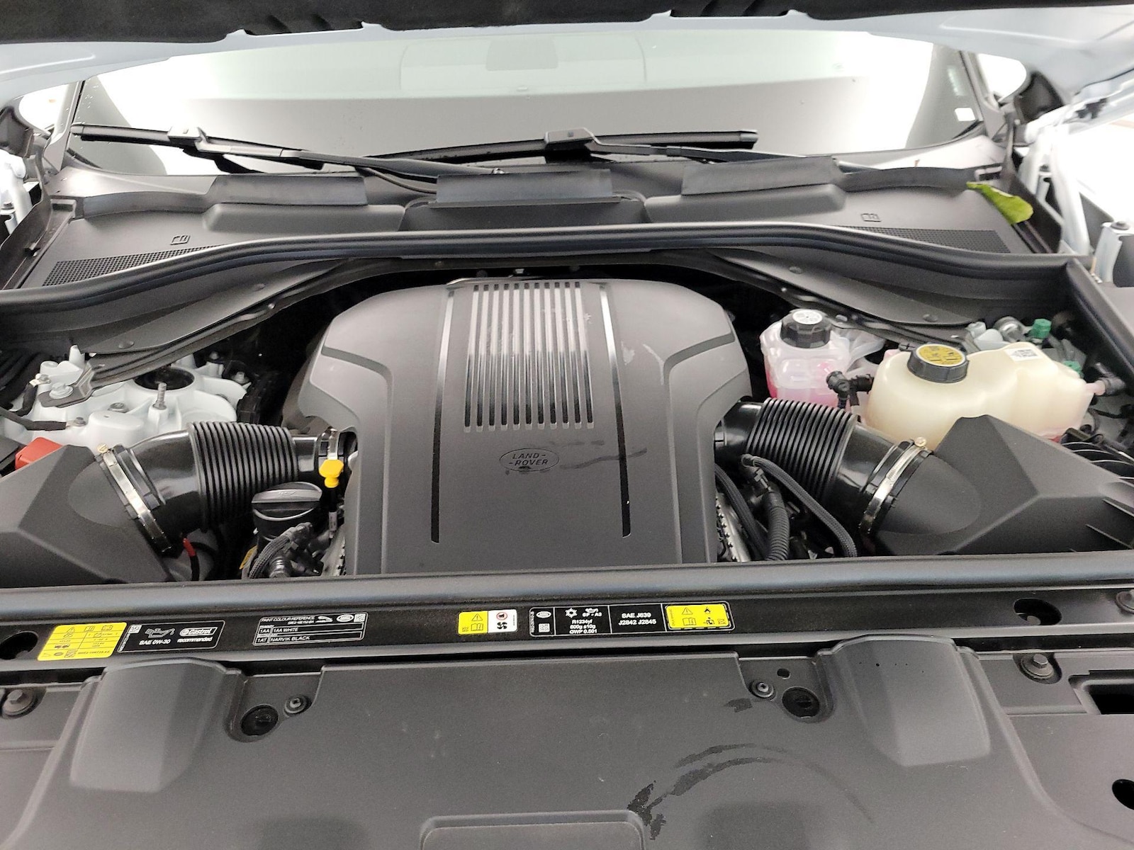 2025 Land Rover Range Rover SE - Photo 23