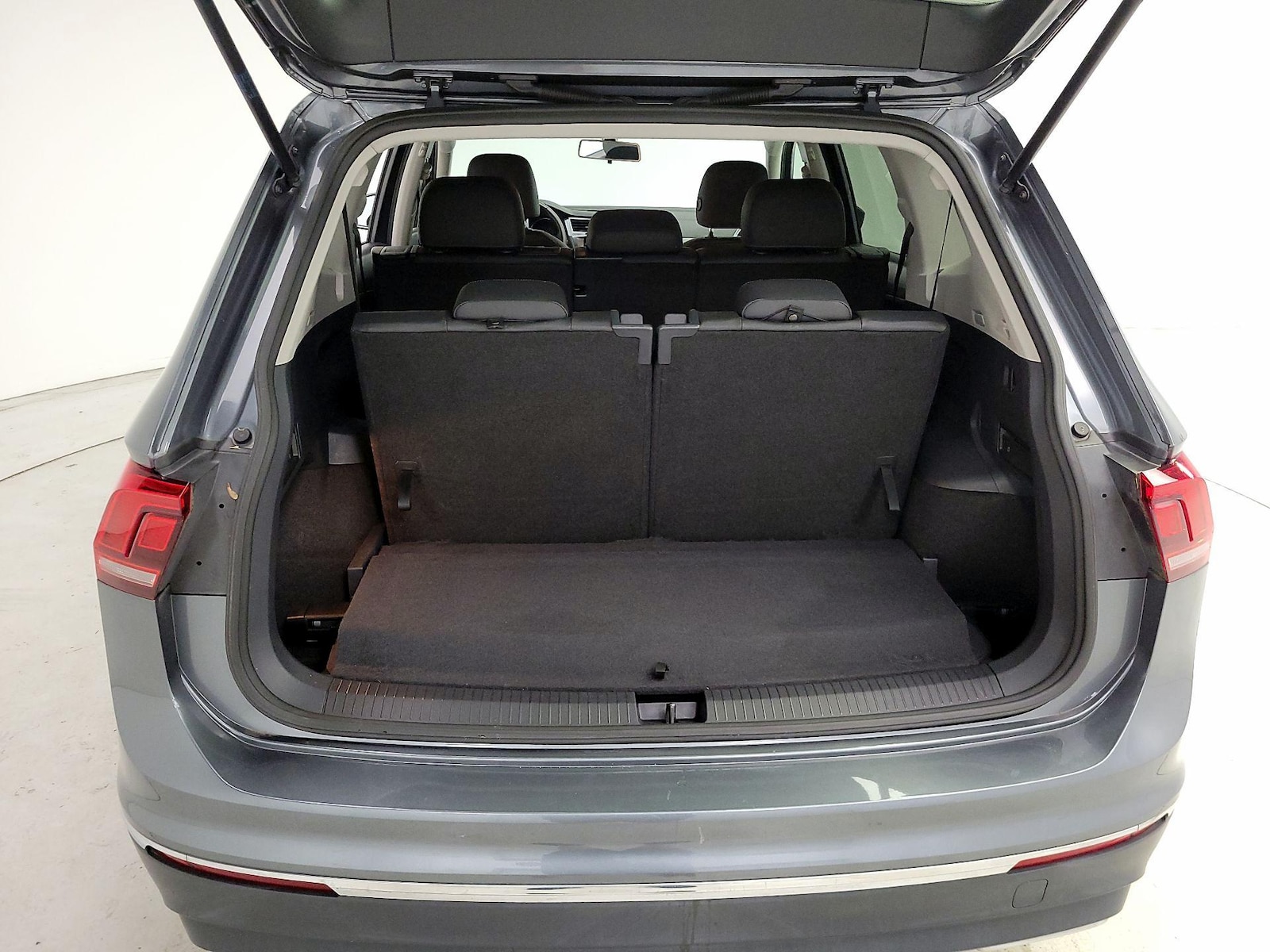 2020 Volkswagen Tiguan SE - Photo 22