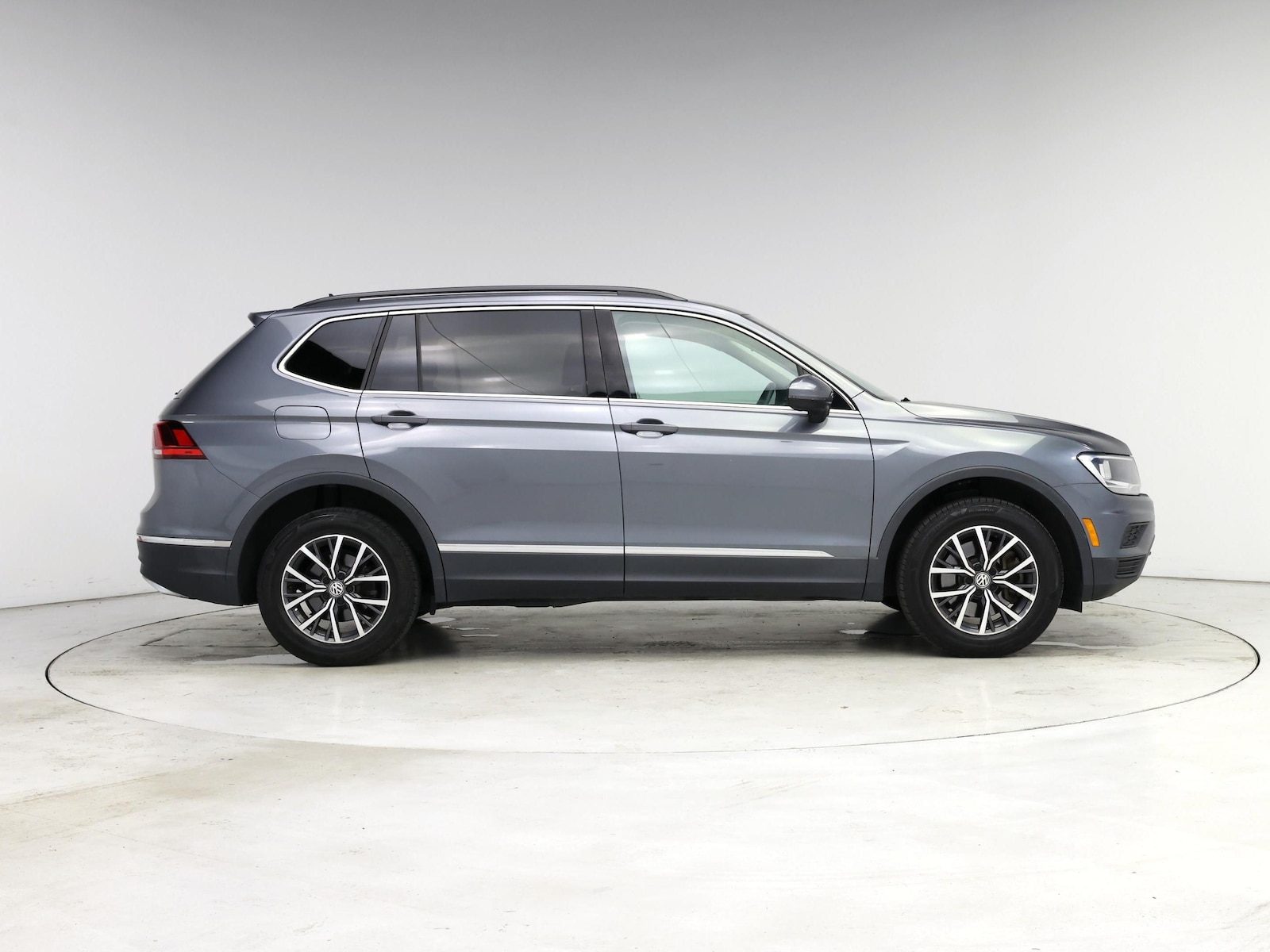 2020 Volkswagen Tiguan SE - Photo 8