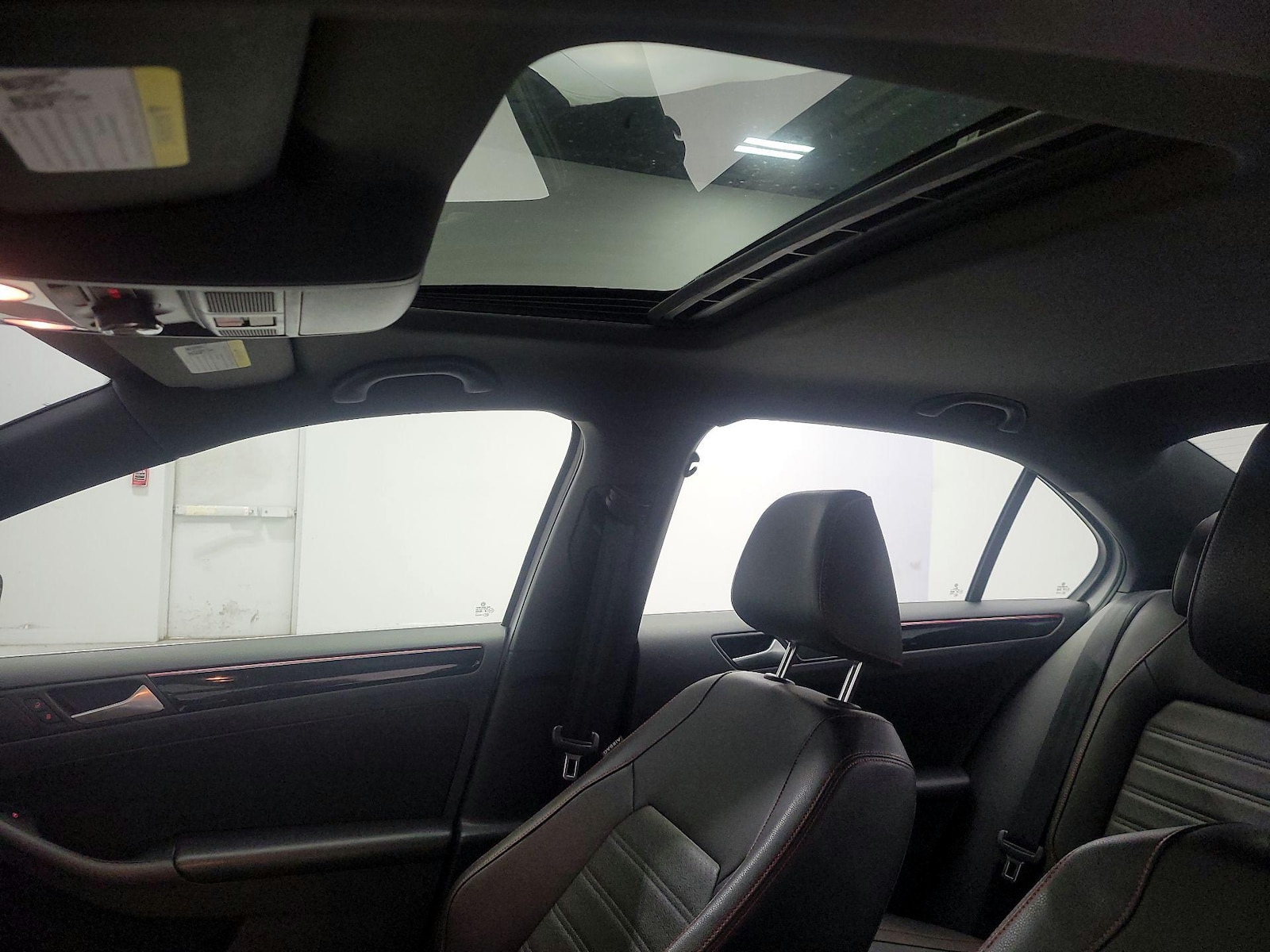Sunroof(s) & Overhead Airbags