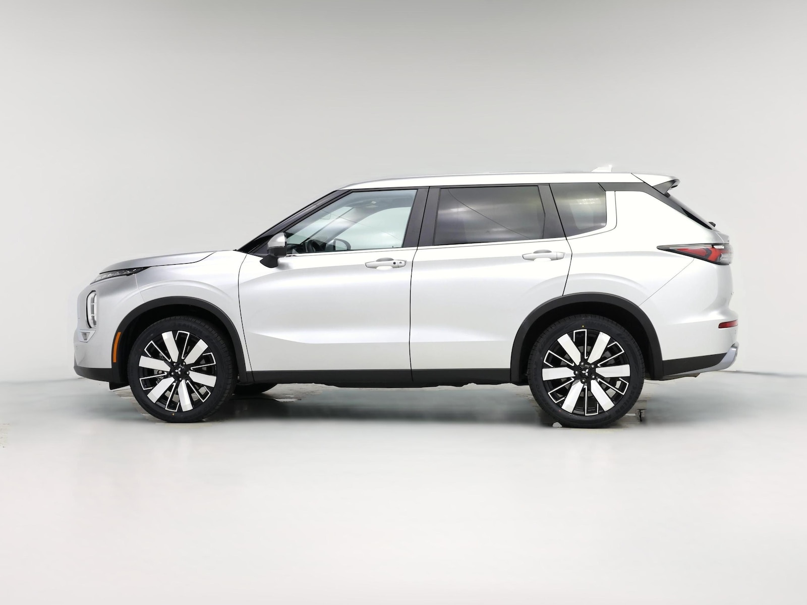 2025 Mitsubishi Outlander