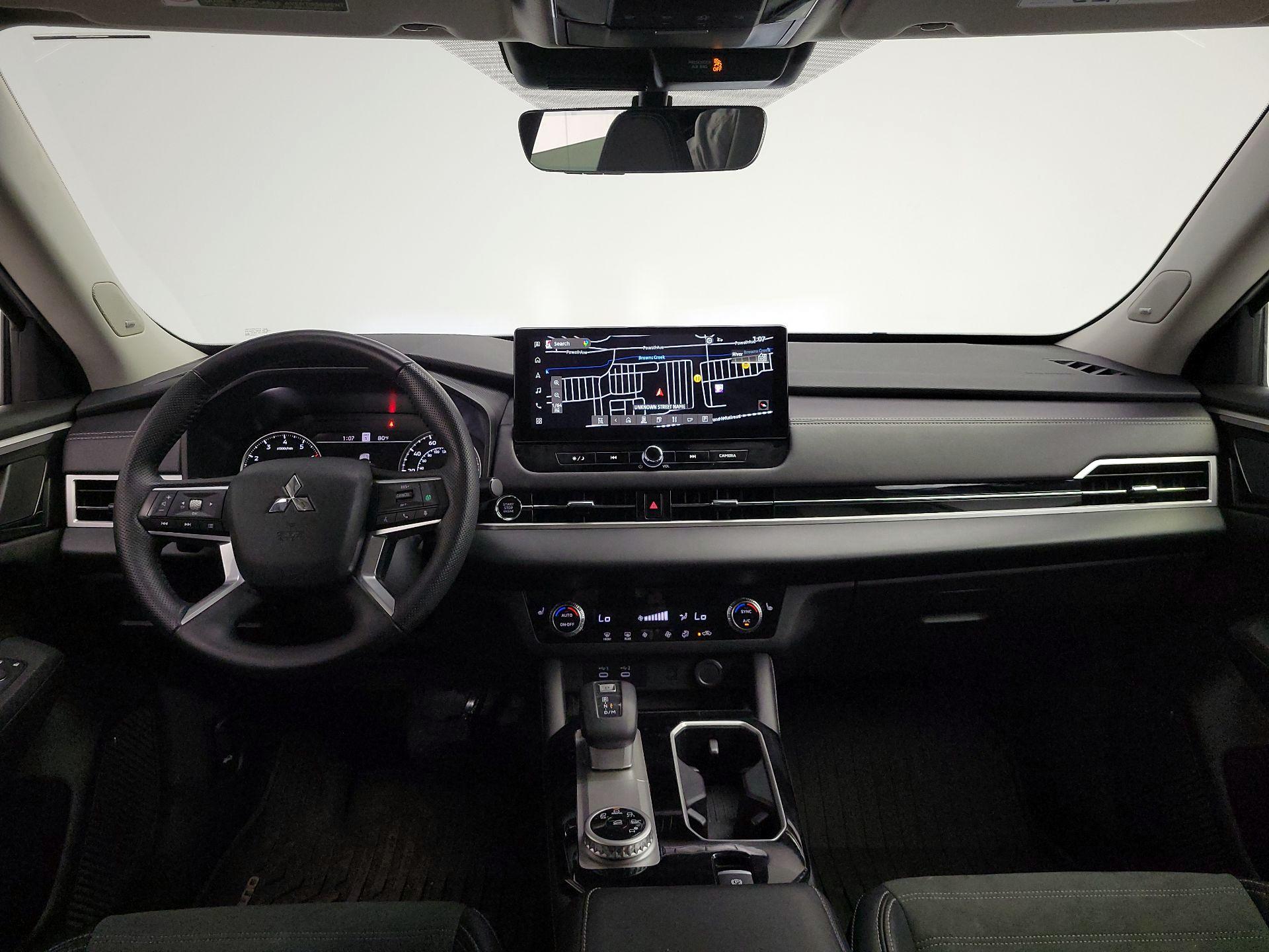 Silver 2025 Mitsubishi Outlander SUV / Crossover Front-Wheel Drive Automatic