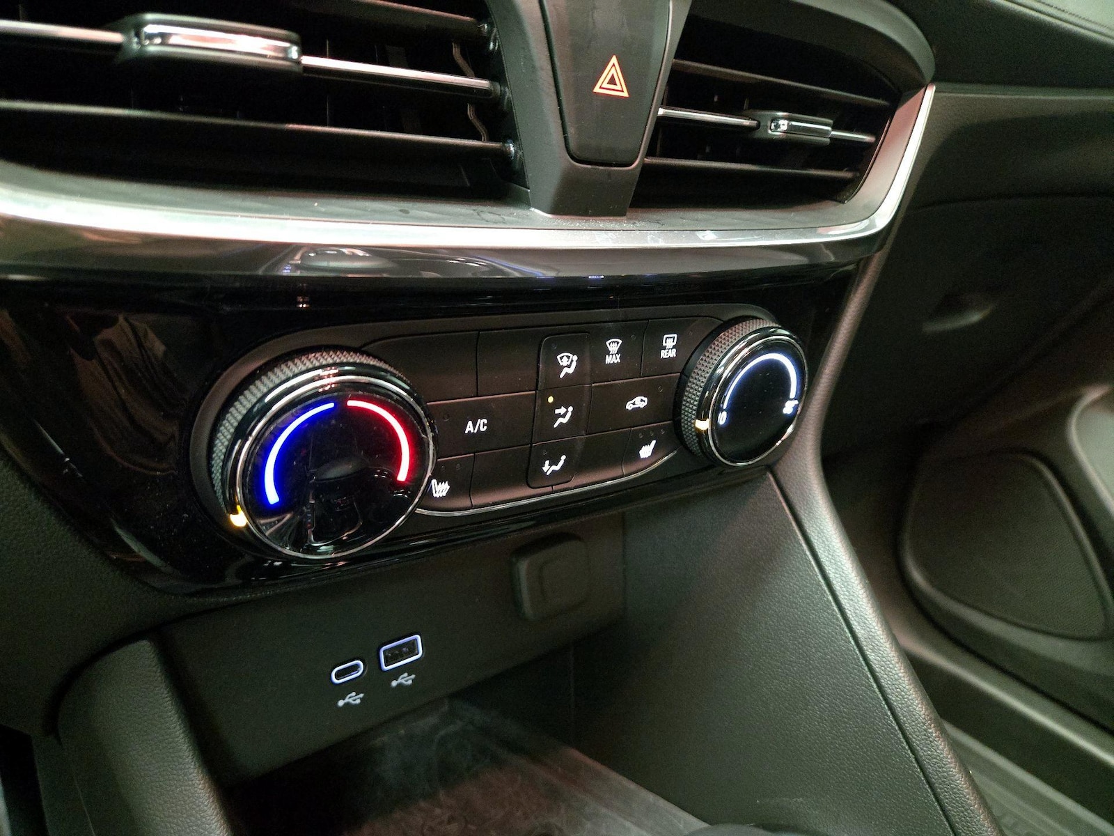 2026 Buick Encore GX Sport Touring - Photo 17