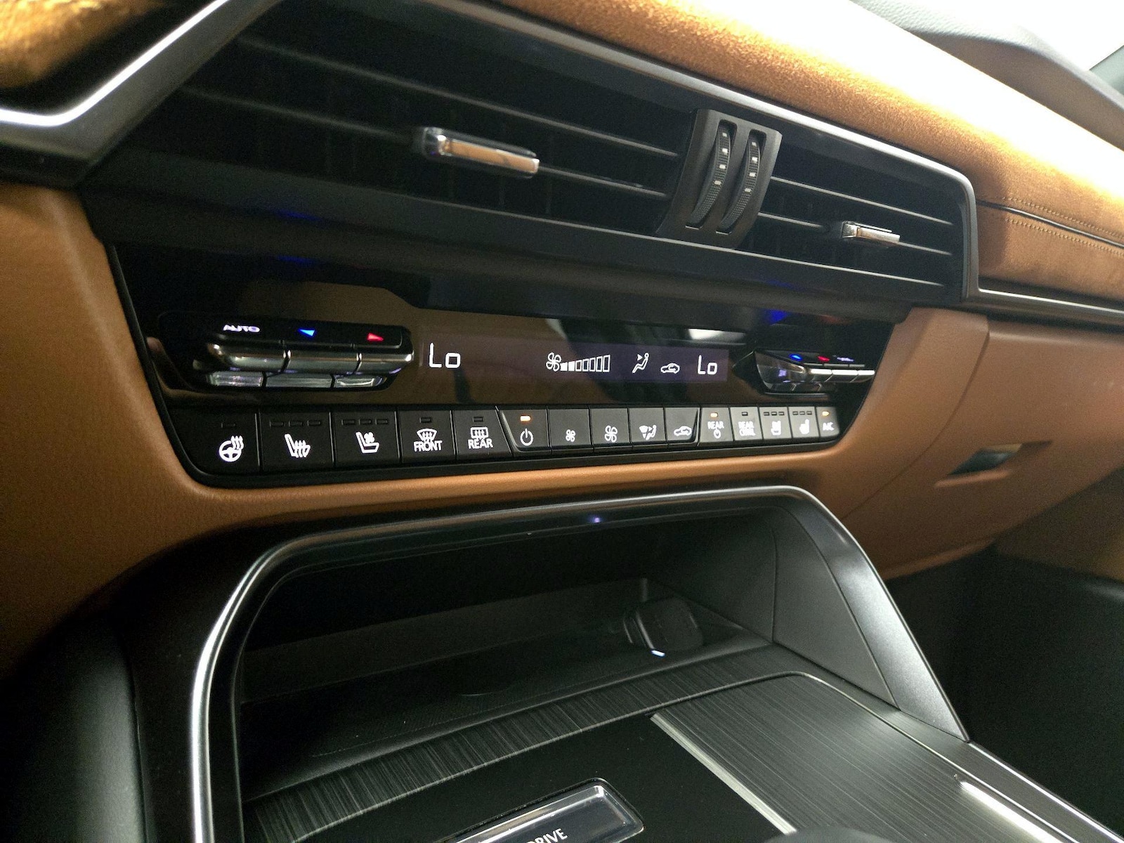 2025 Mazda CX-90 Premium Plus Package - Photo 18