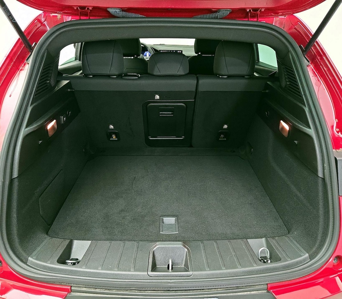 Trunk/Cargo (Seats Up)