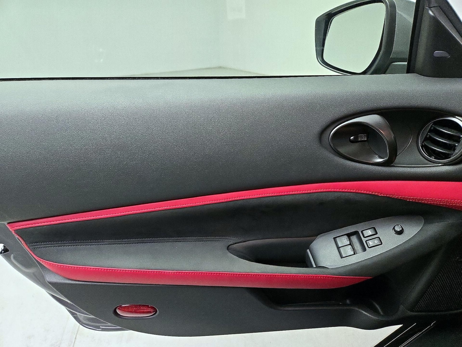 2025 Nissan Z Performance - Photo 13