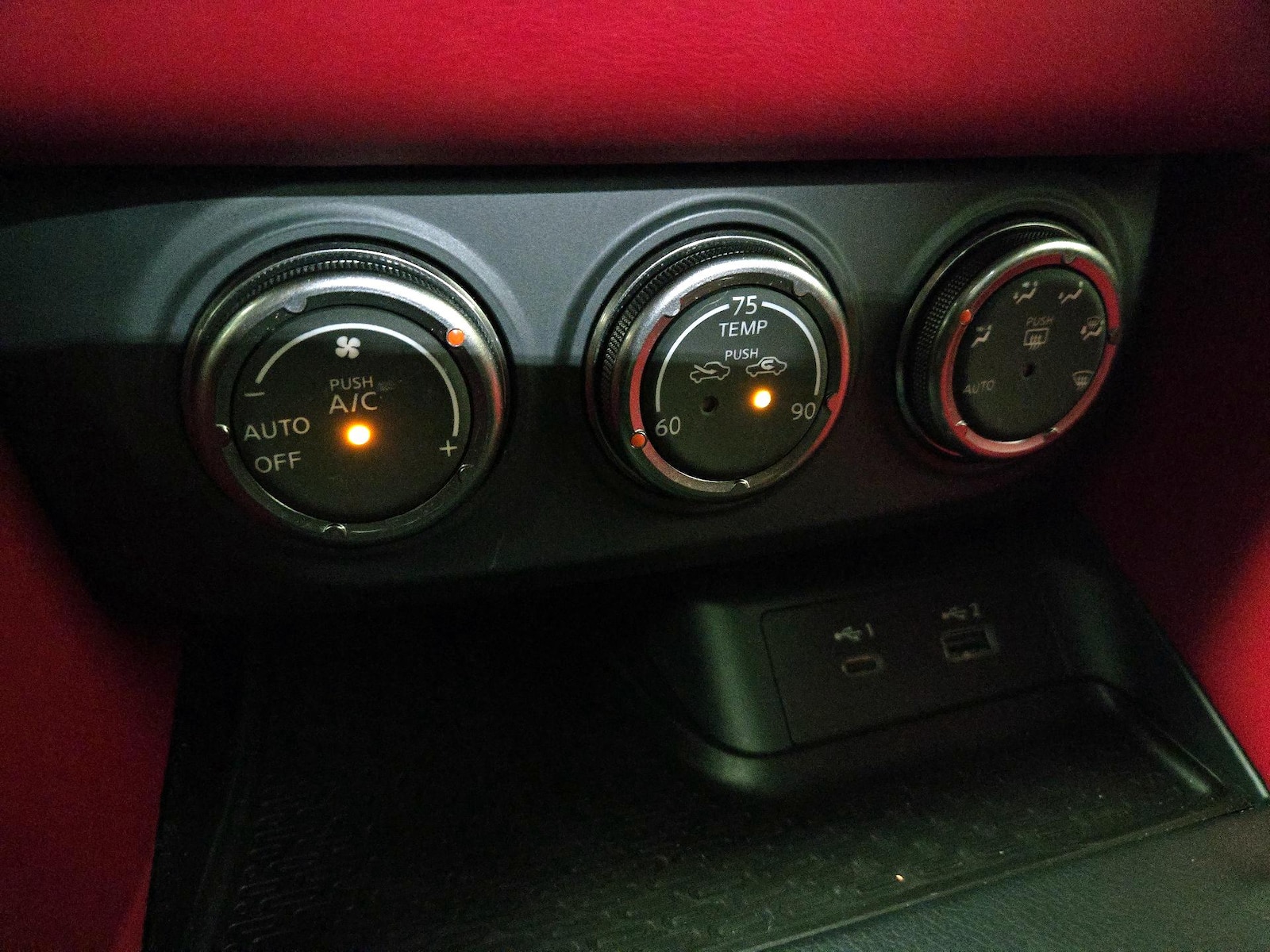2025 Nissan Z Performance - Photo 18