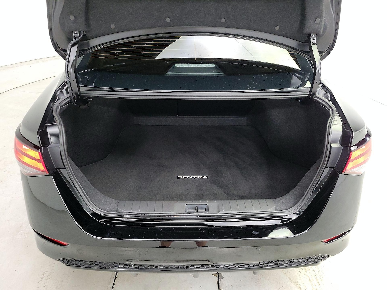 2025 Nissan Sentra S - Photo 21