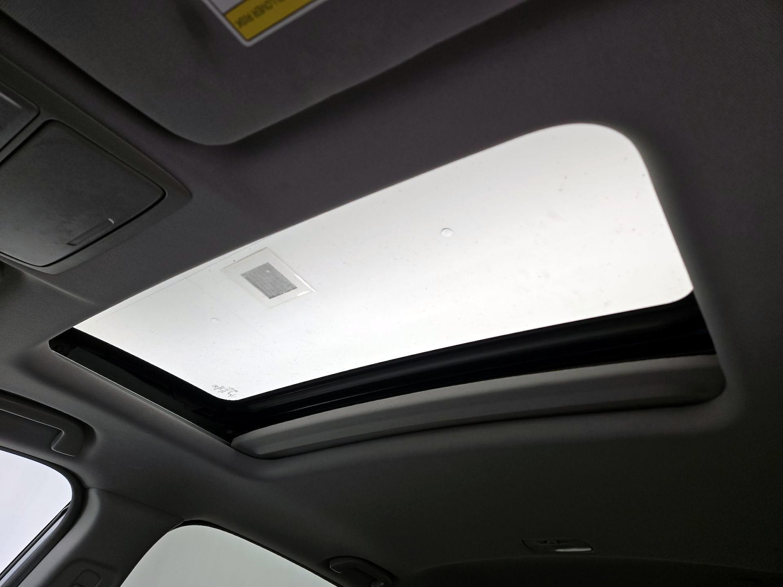 Sunroof(s) & Overhead Airbags