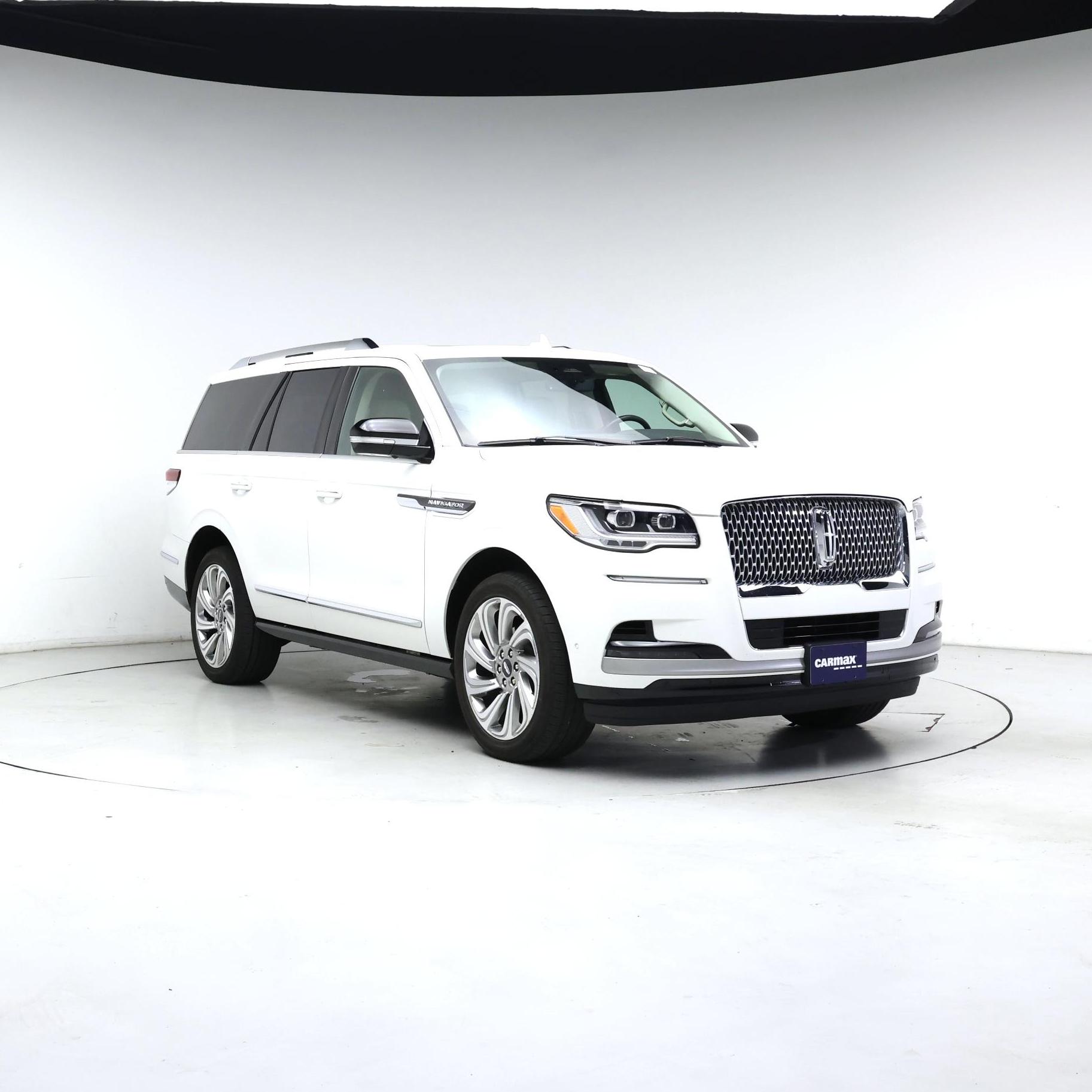 White 2024 Lincoln Navigator SUV / Crossover Four-Wheel Drive Automatic