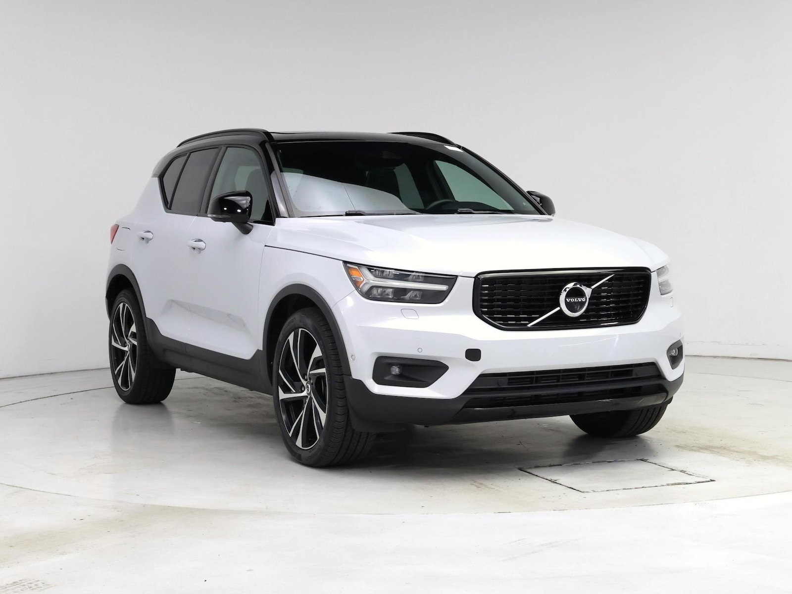 2020 Volvo XC40 R-Design - Photo 2