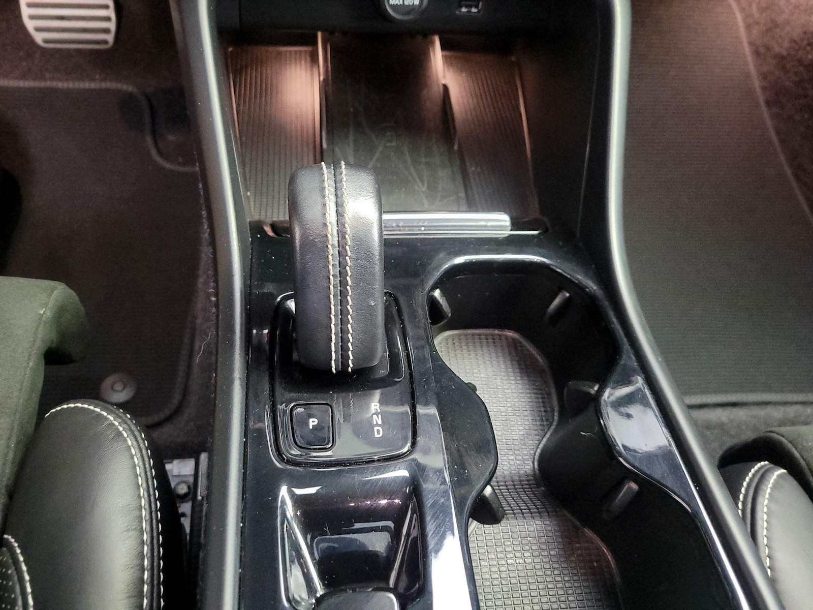 2020 Volvo XC40 R-Design - Photo 19