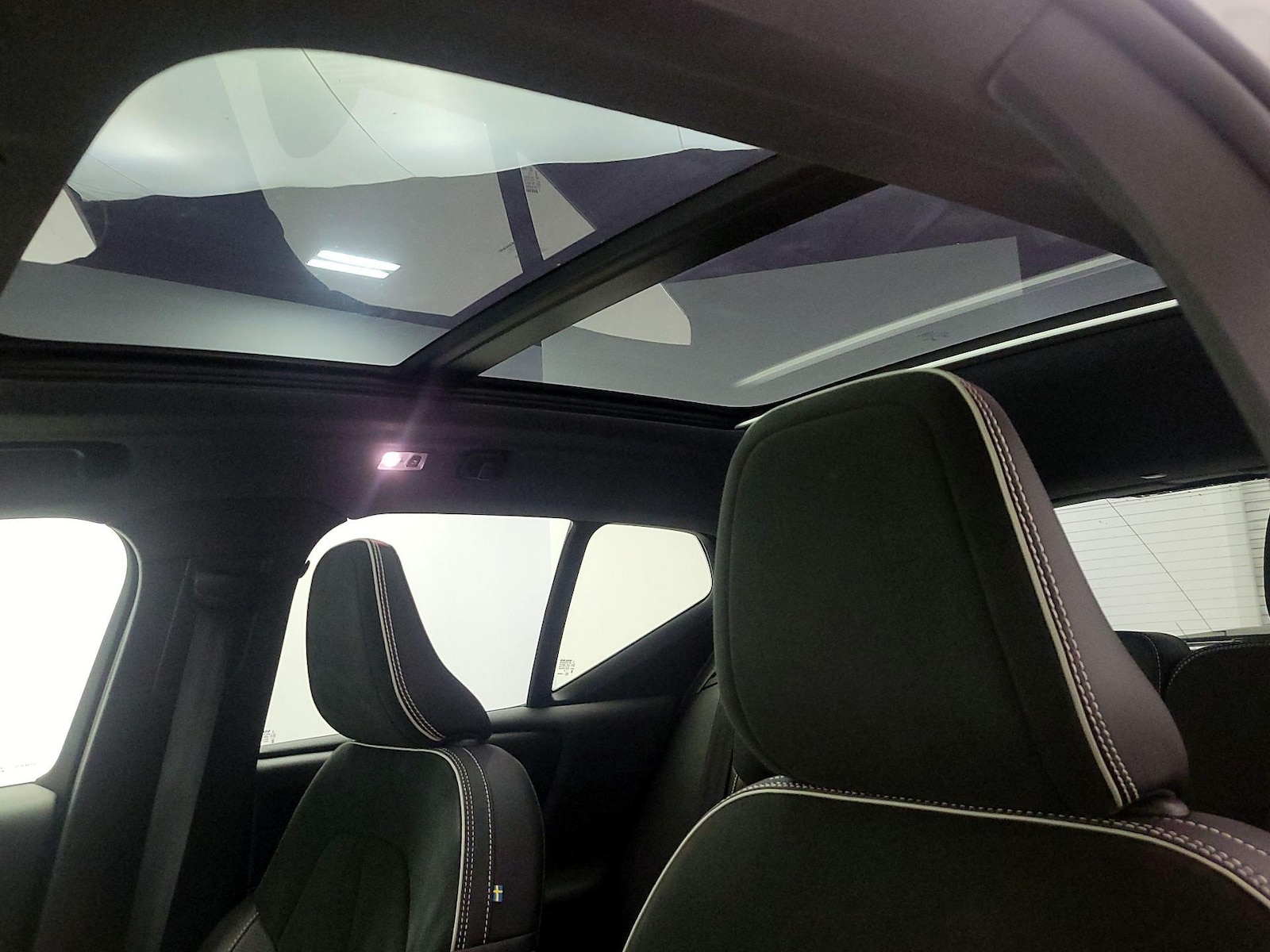 2020 Volvo XC40 R-Design - Photo 21