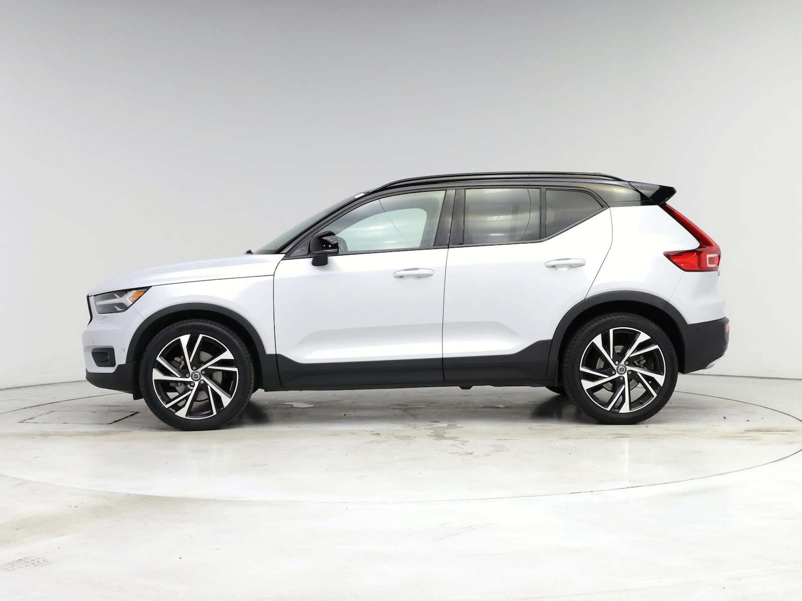 2020 Volvo XC40 R-Design - Photo 4
