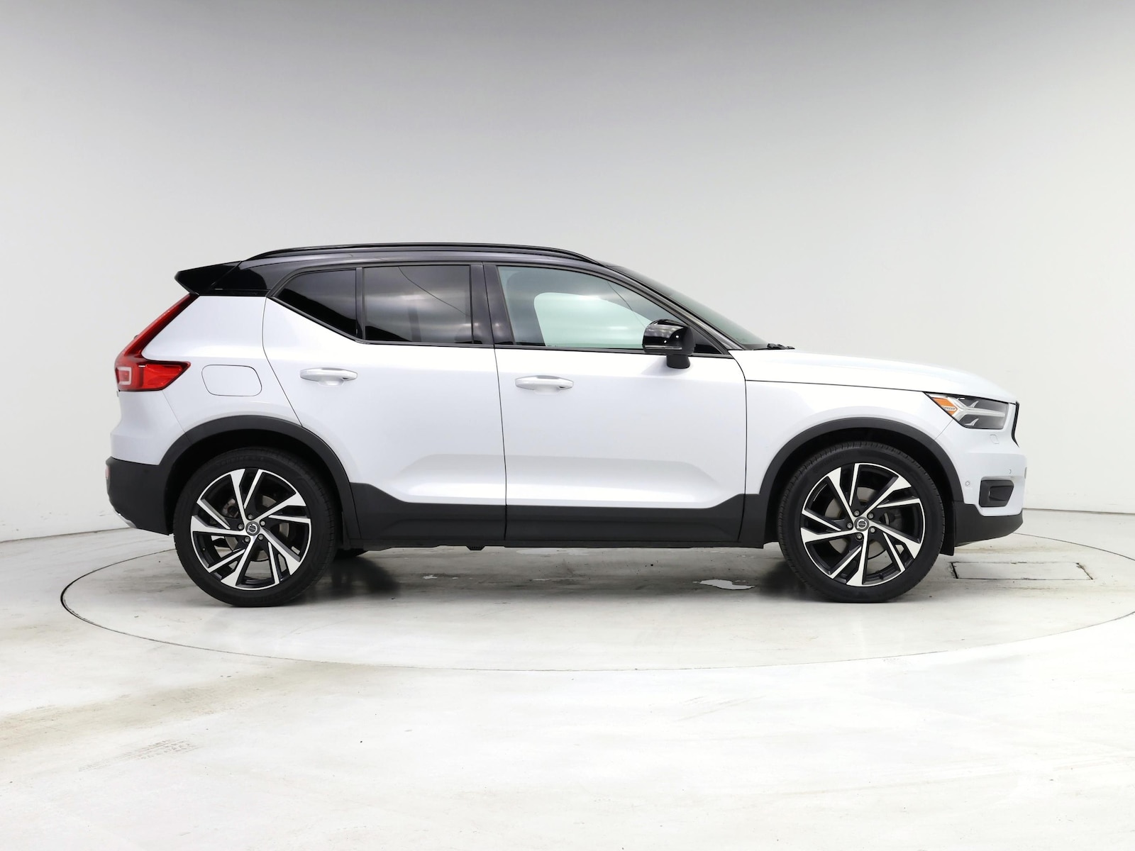 2020 Volvo XC40 R-Design - Photo 8