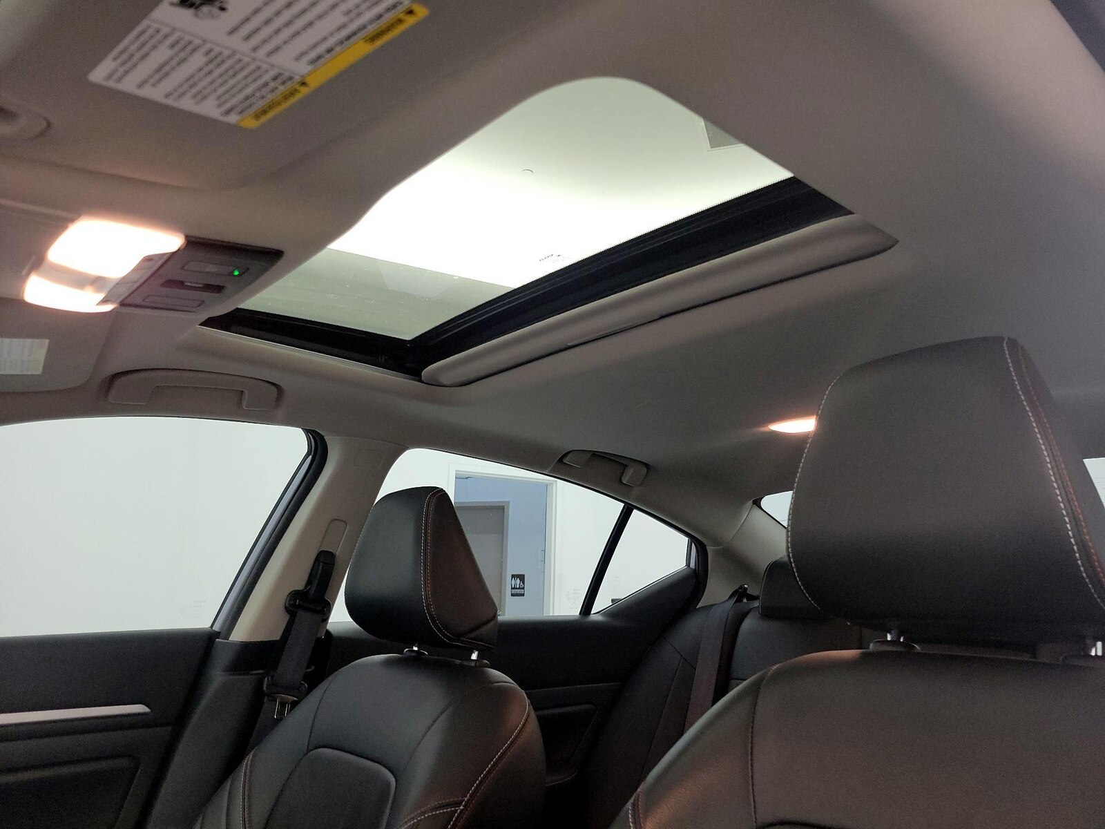 Sunroof(s) & Overhead Airbags