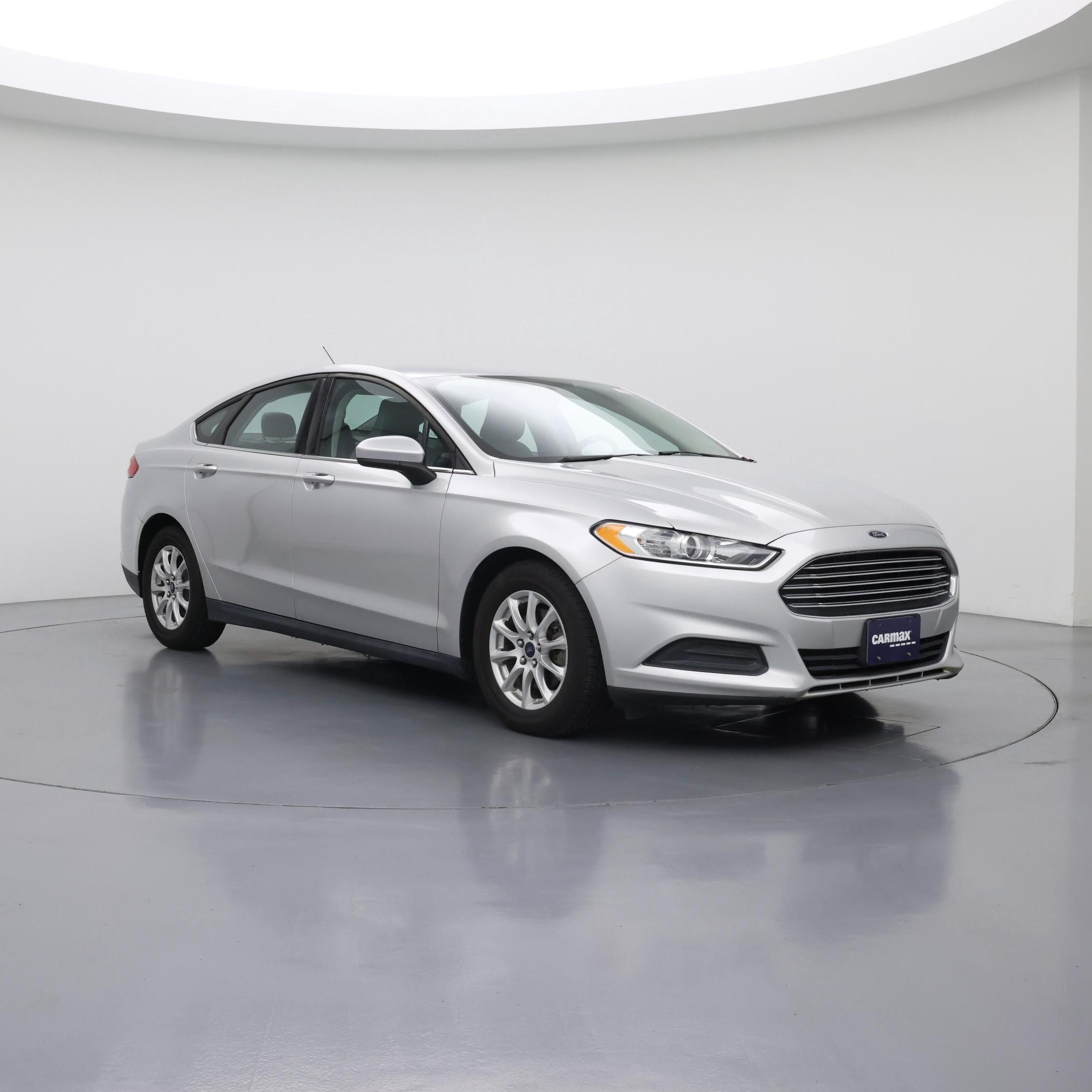 Silver 2016 Ford Fusion Sedan Front-Wheel Drive Automatic