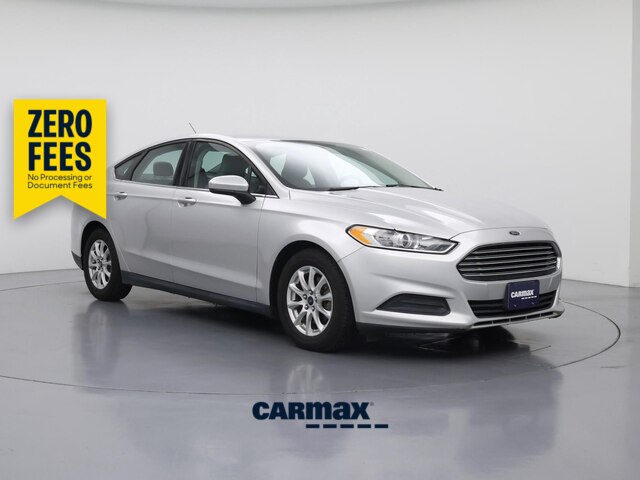 Silver 2016 Ford Fusion Sedan Front-Wheel Drive Automatic