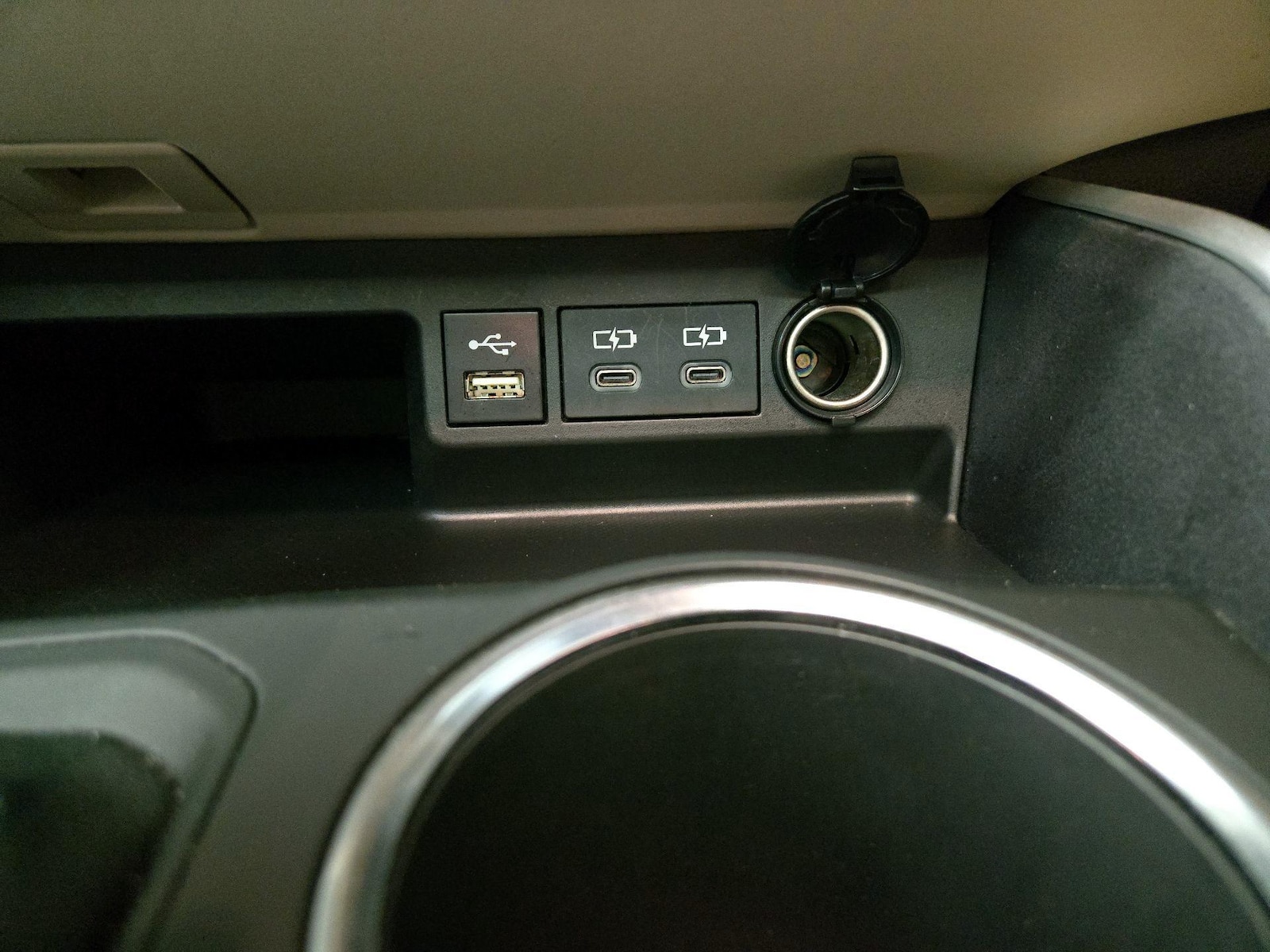 2022 Toyota Highlander XLE - Photo 20