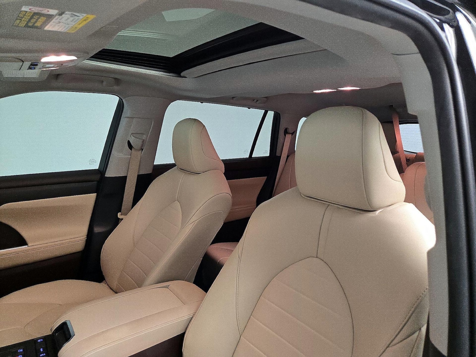 2022 Toyota Highlander XLE - Photo 21