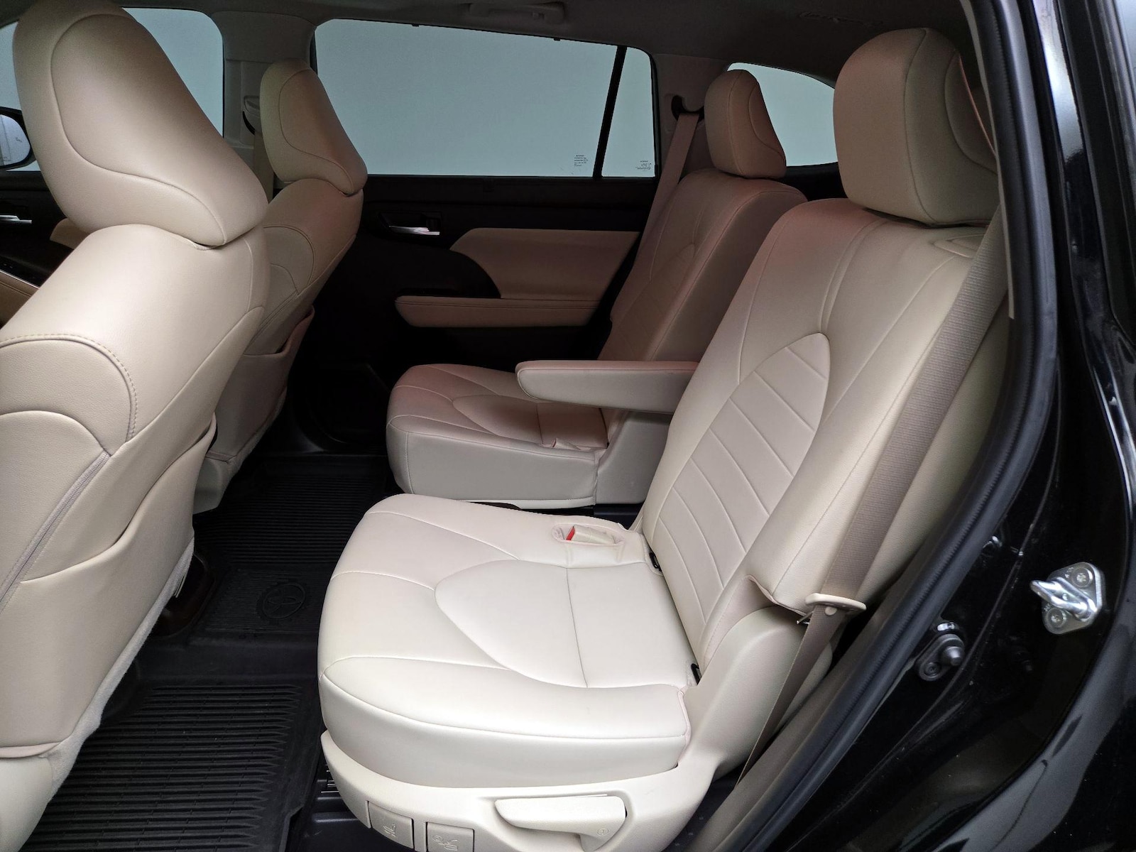 2022 Toyota Highlander XLE - Photo 22