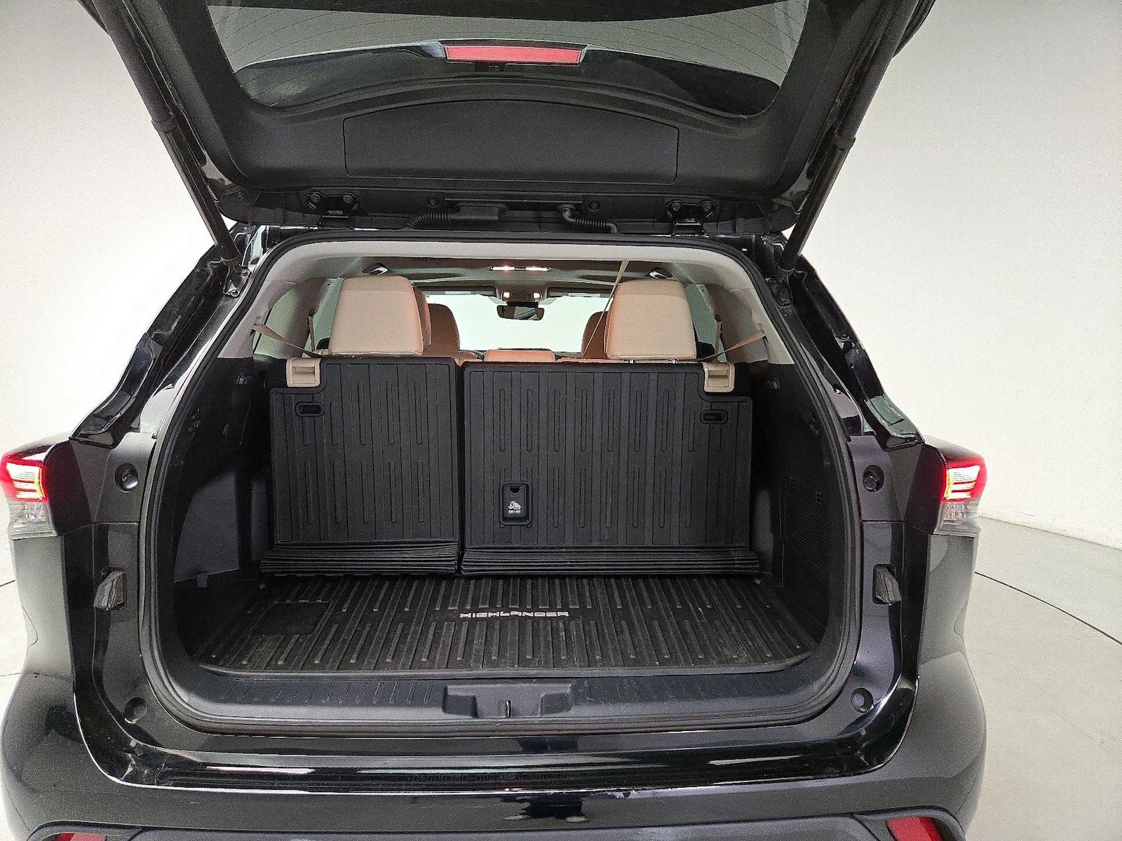 2022 Toyota Highlander XLE - Photo 24