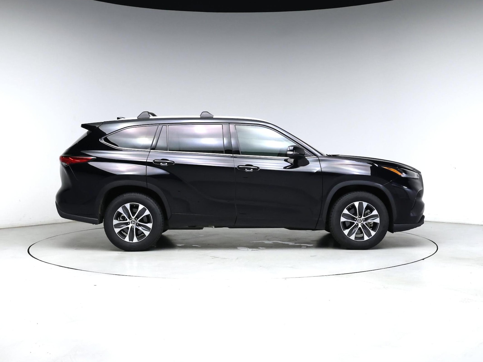 2022 Toyota Highlander XLE - Photo 8