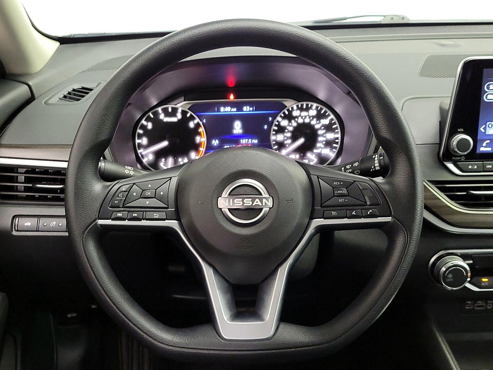 2025 Nissan Altima SV - Photo 11