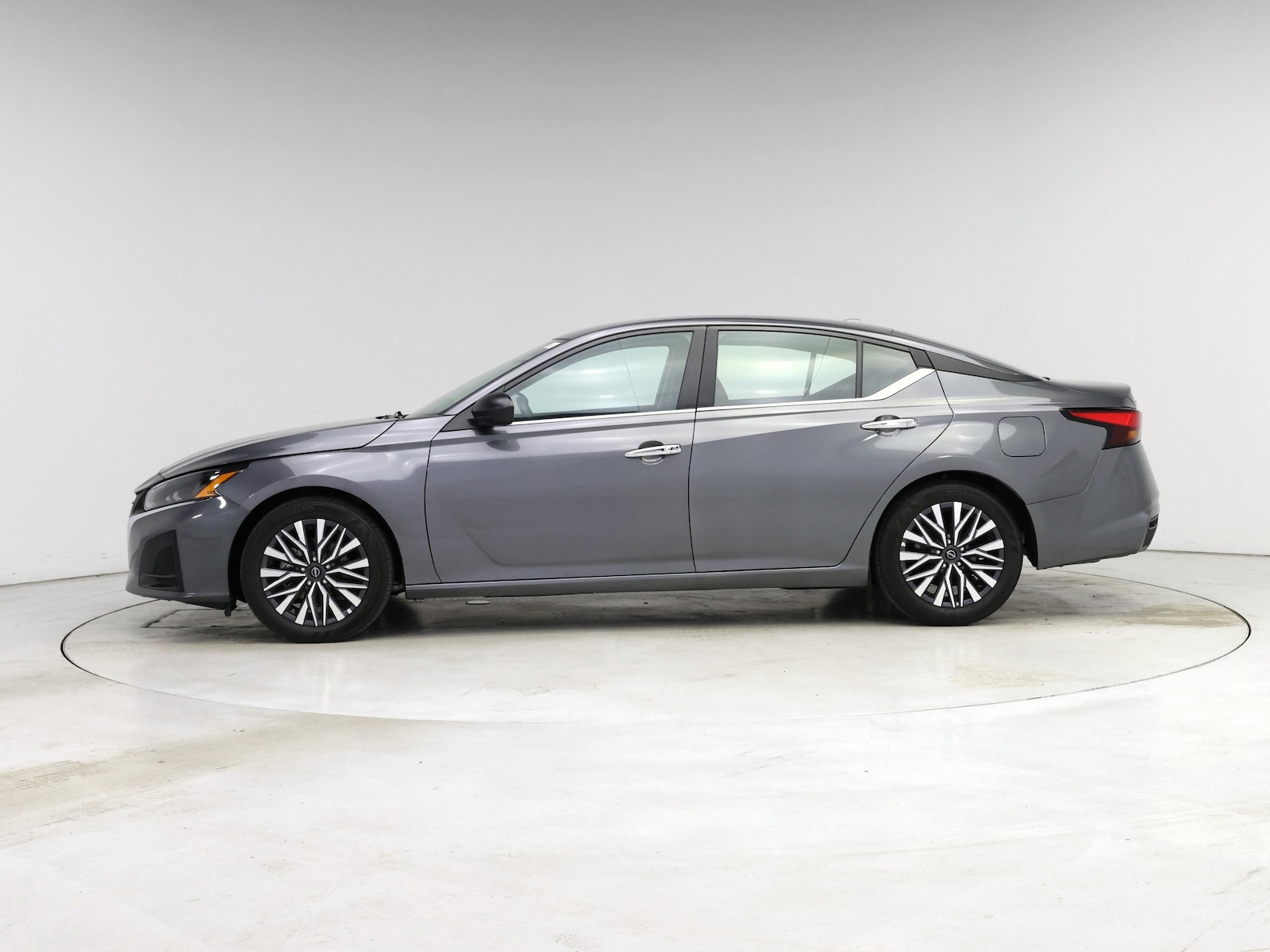 2025 Nissan Altima SV - Photo 4