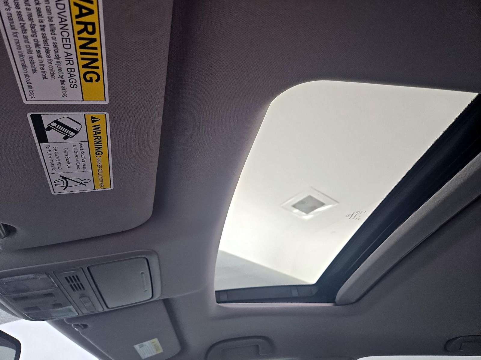 Sunroof(s) & Overhead Airbags