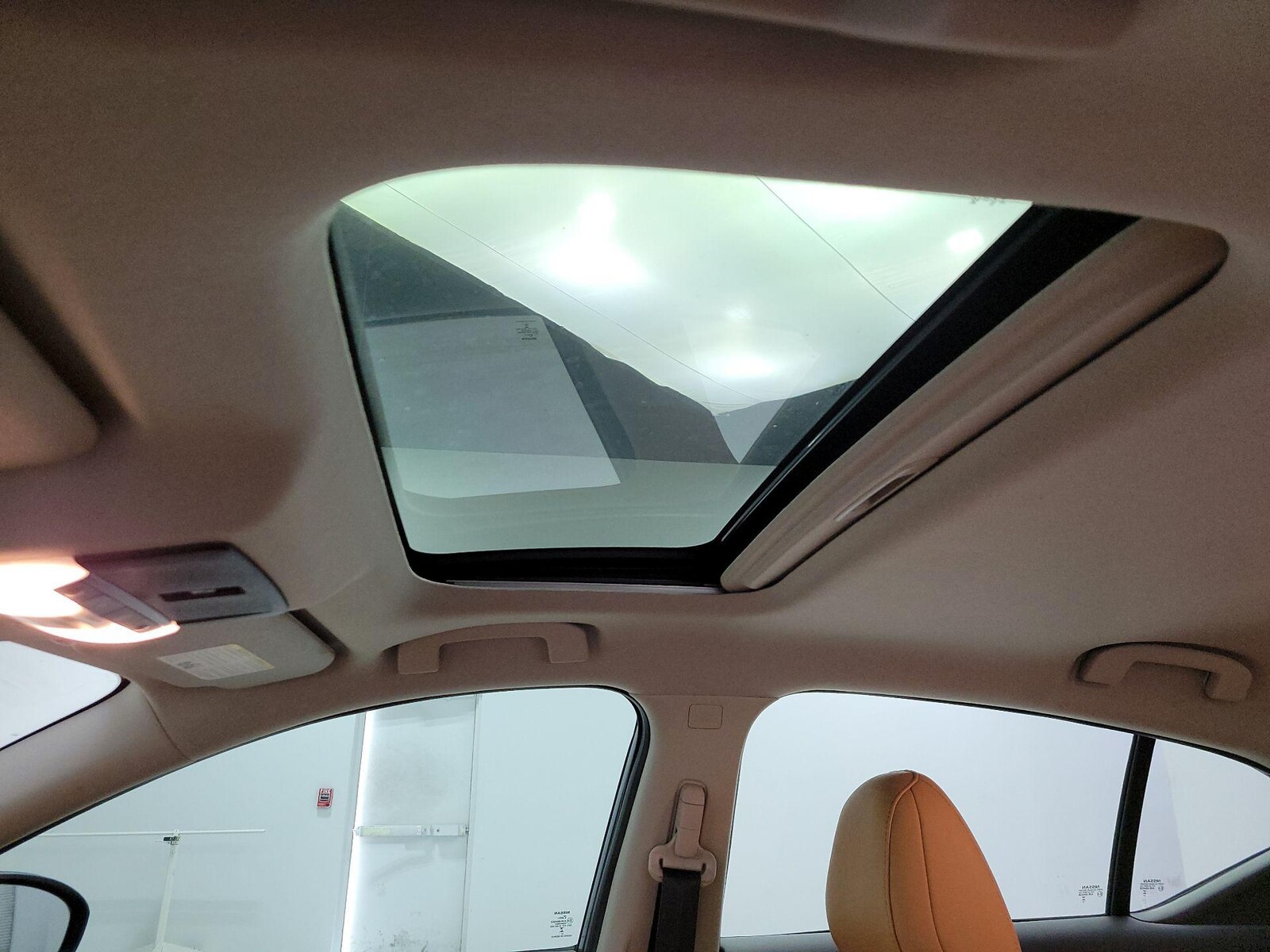 Sunroof(s) & Overhead Airbags