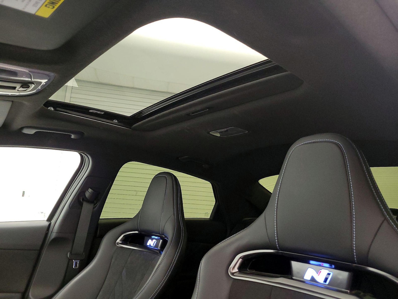 Sunroof(s) & Overhead Airbags