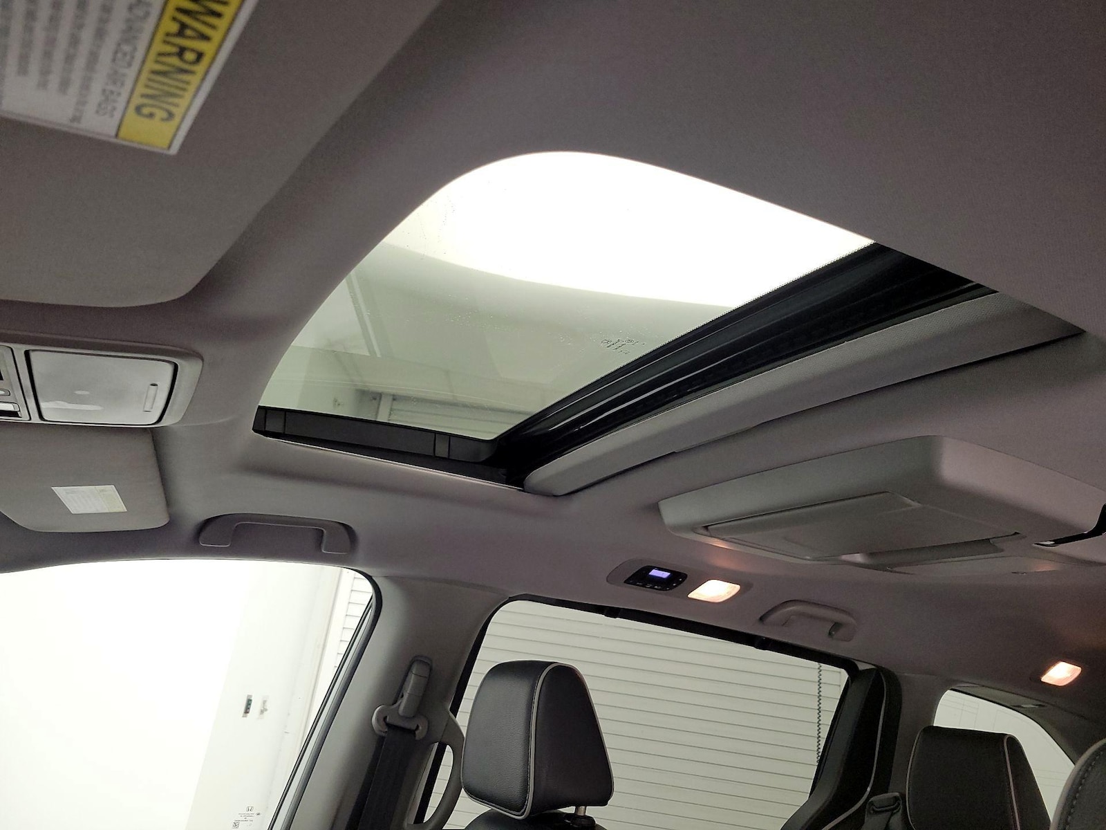 Sunroof(s) & Overhead Airbags