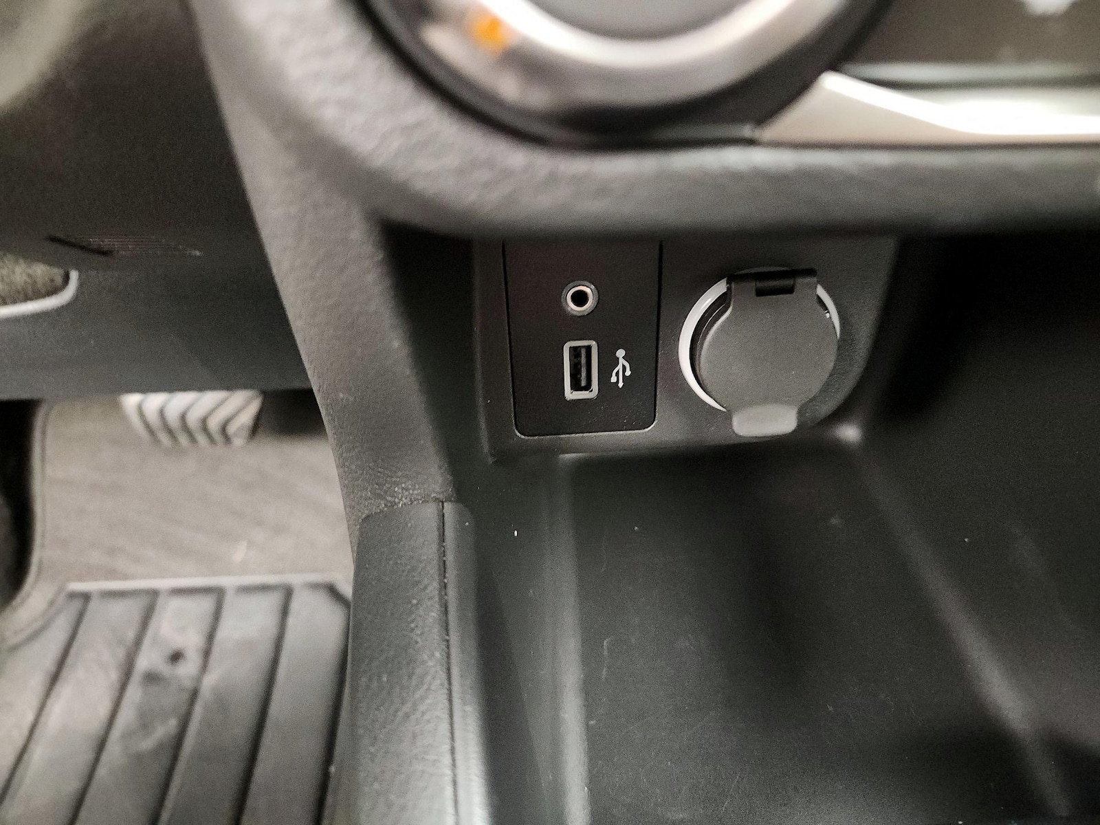 2025 Nissan KICKS PLAY Base - Photo 19