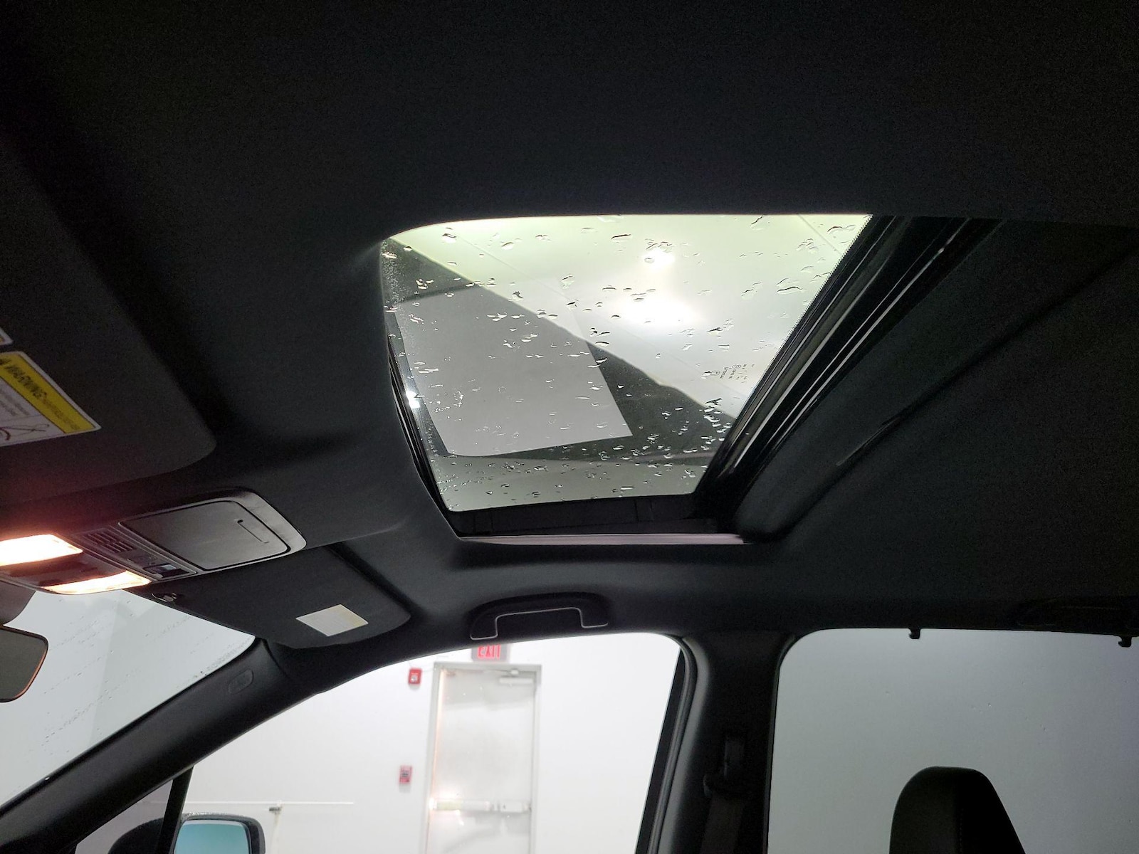 Sunroof(s) & Overhead Airbags
