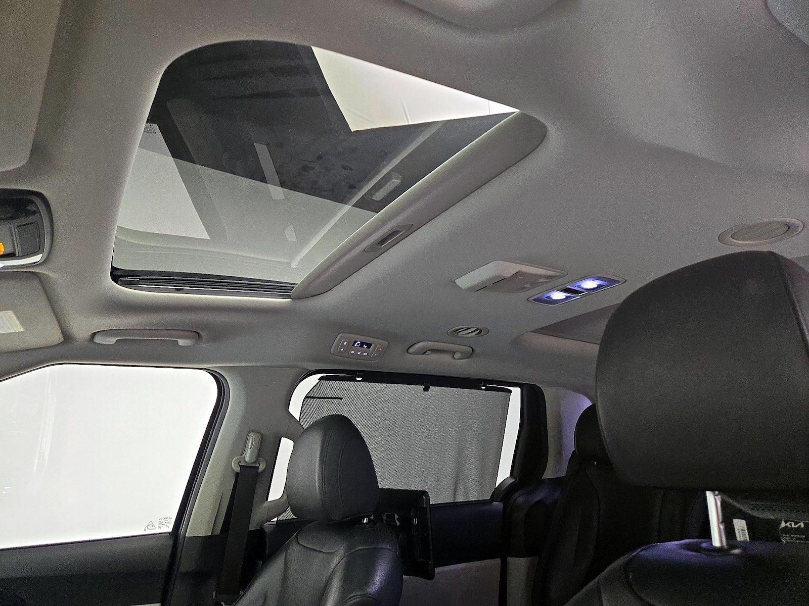 Sunroof(s) & Overhead Airbags